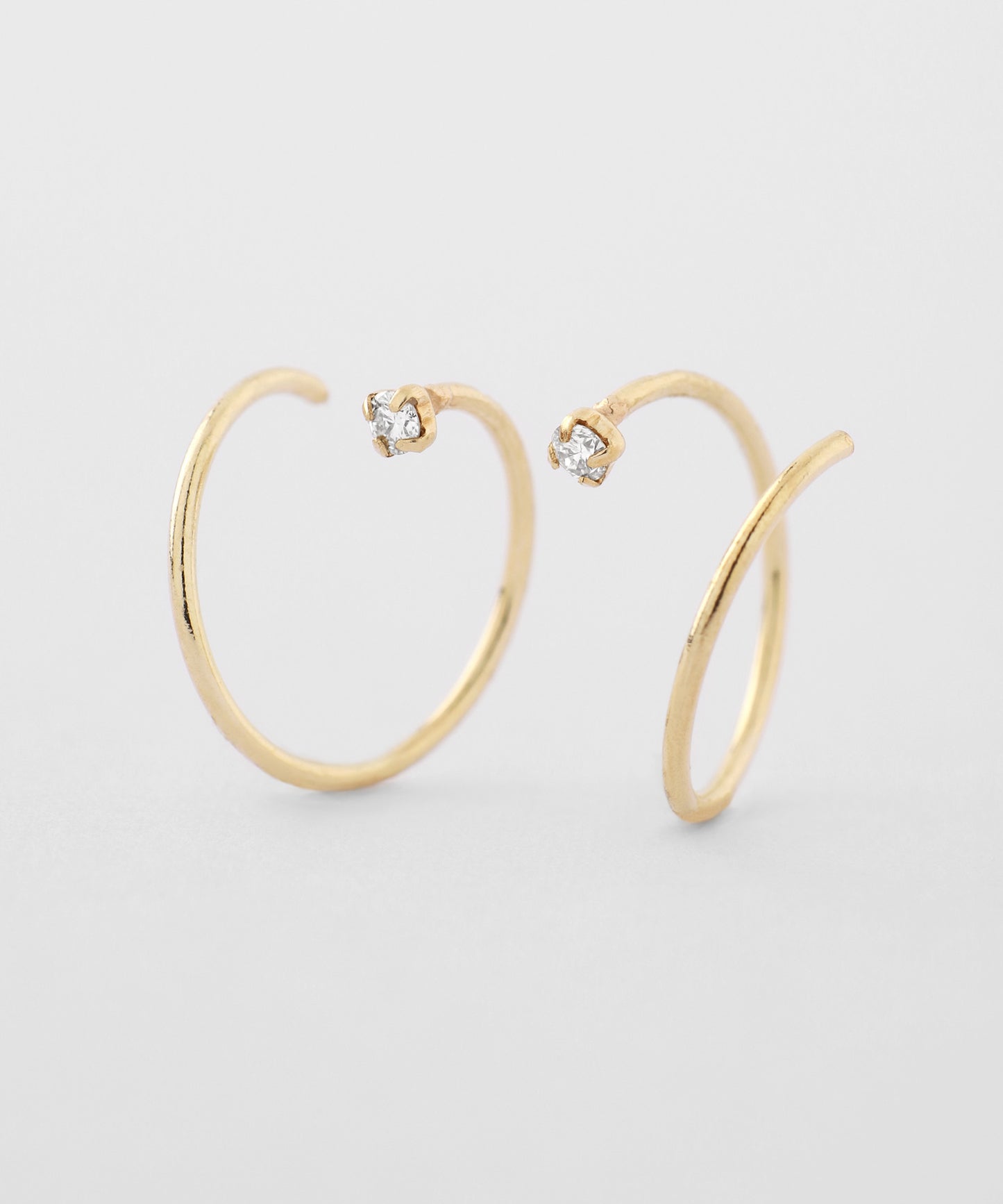 【Christmas Limited・Comes with a Gift Box】 Diamond Coil Earrings [10K]