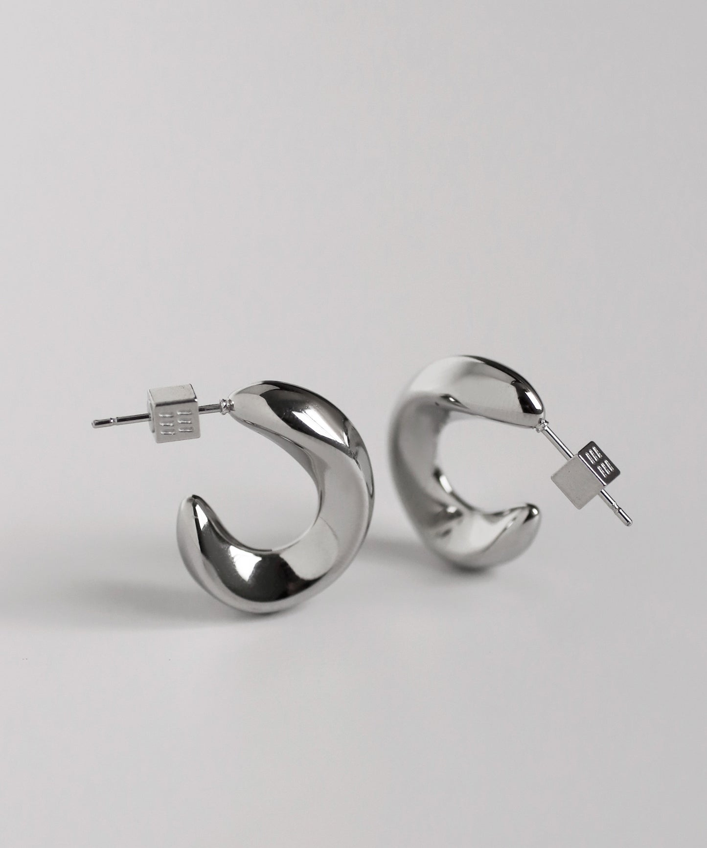 【Stainless Steel】Bold Hop Earrings