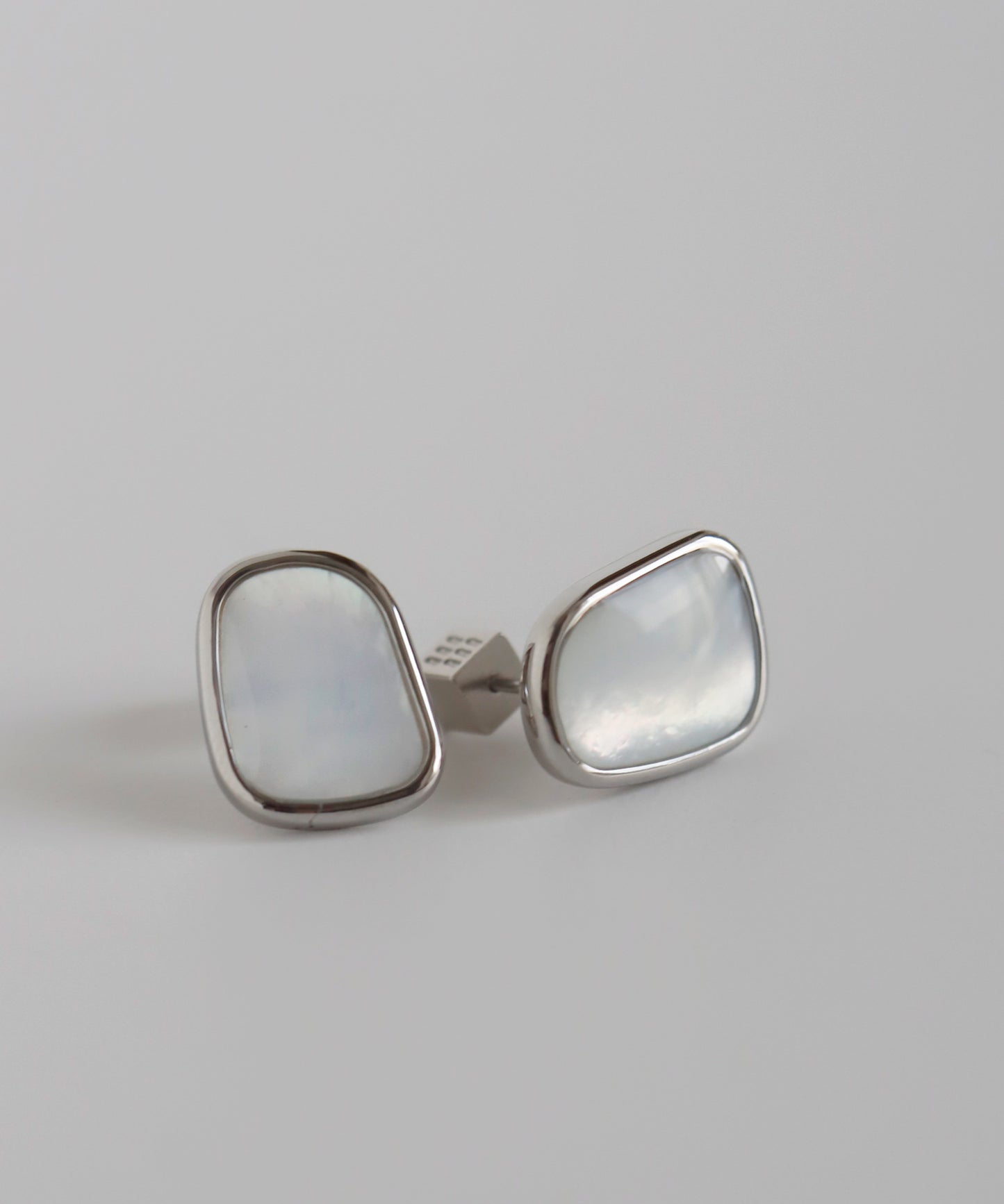 【Stainless Steel IP】Shell Square Earrings