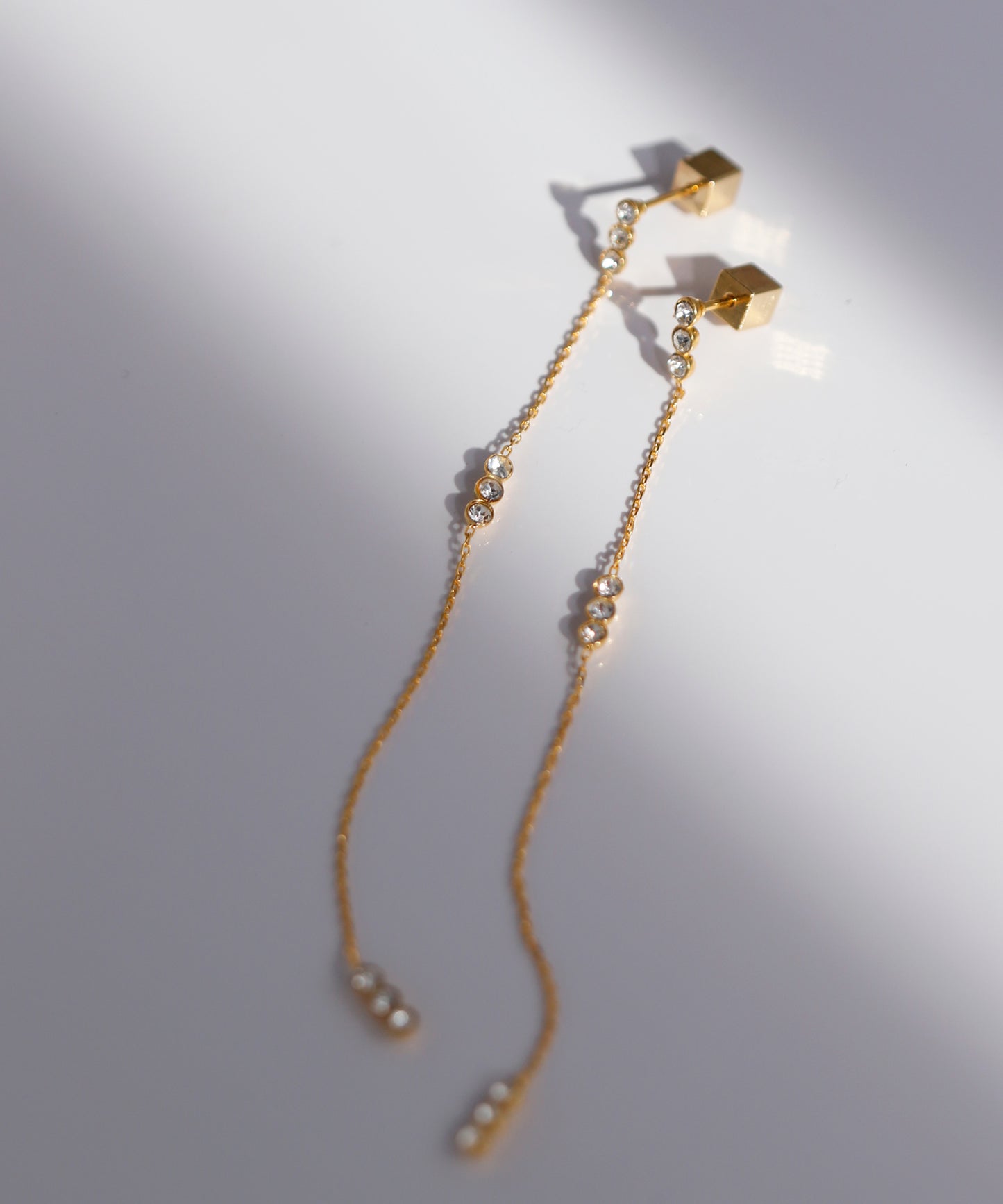 Bijoux × Chain Long Earrings [UMU]