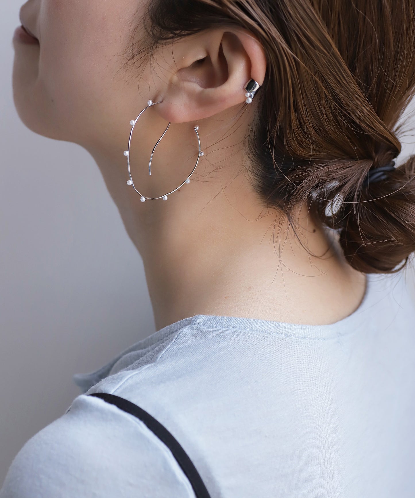 Pearl Line Hook Hoop Earrings [Stainless Steel]