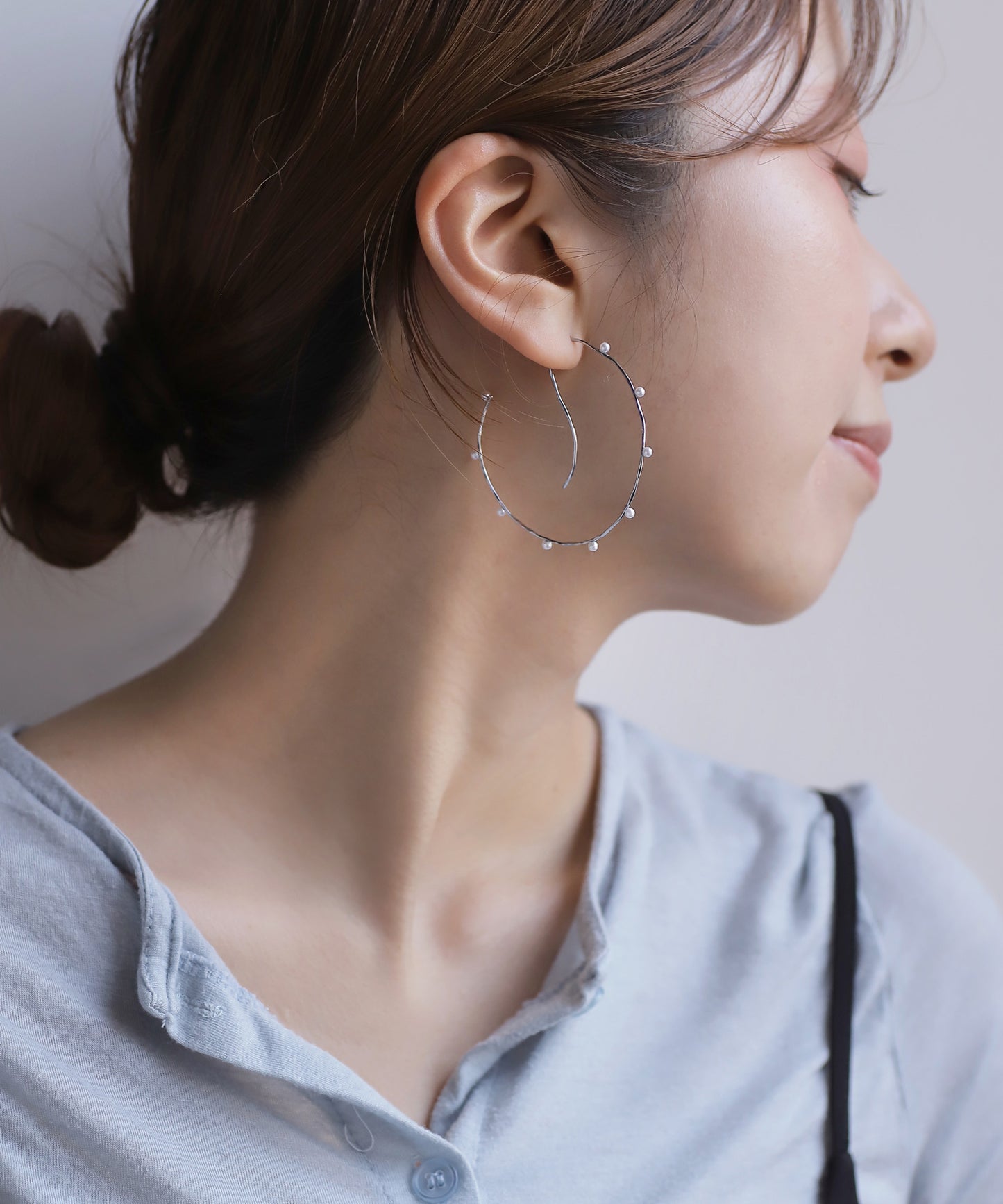 Pearl Line Hook Hoop Earrings [Stainless Steel]