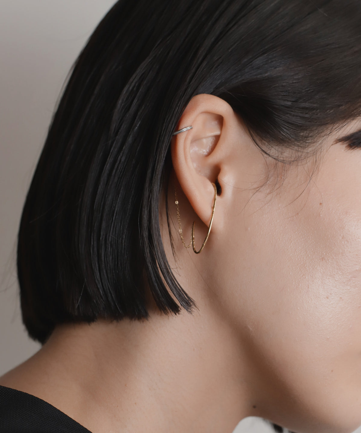 Two-Tone Hook Earrings [Surgical Stainless Steel] [UMU]