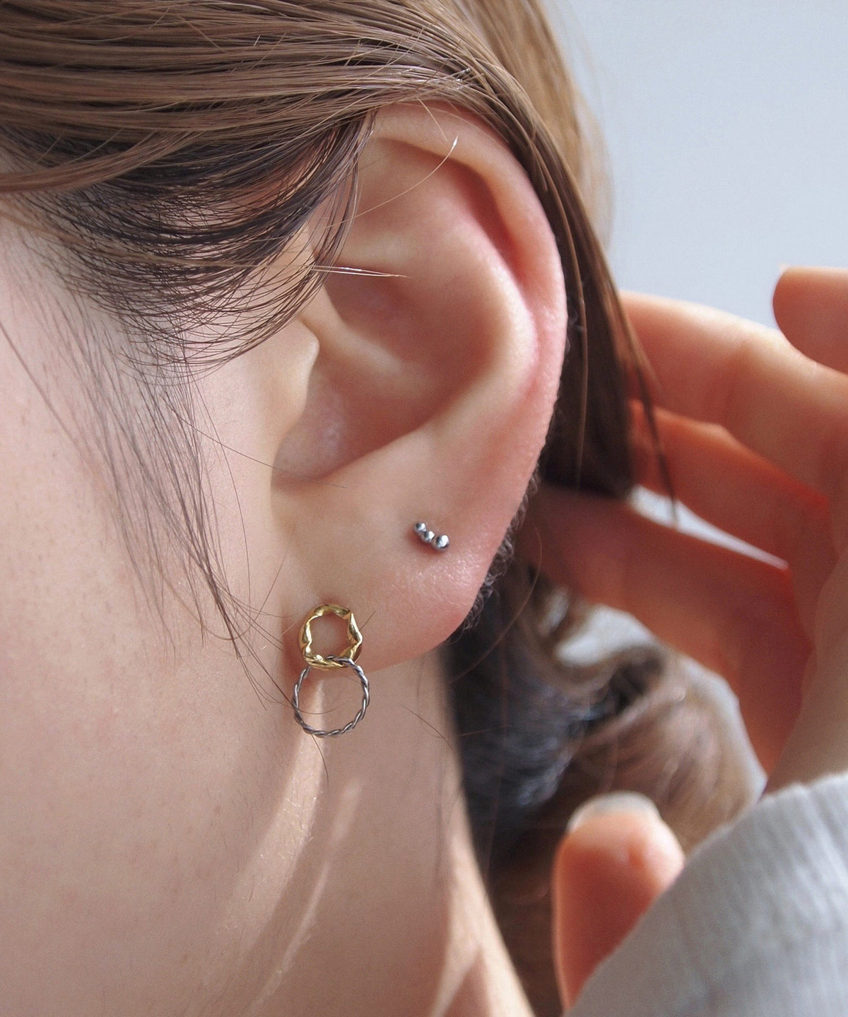 Two-Tone Circle Earrings [Surgical Stainless Steel] [UMU]