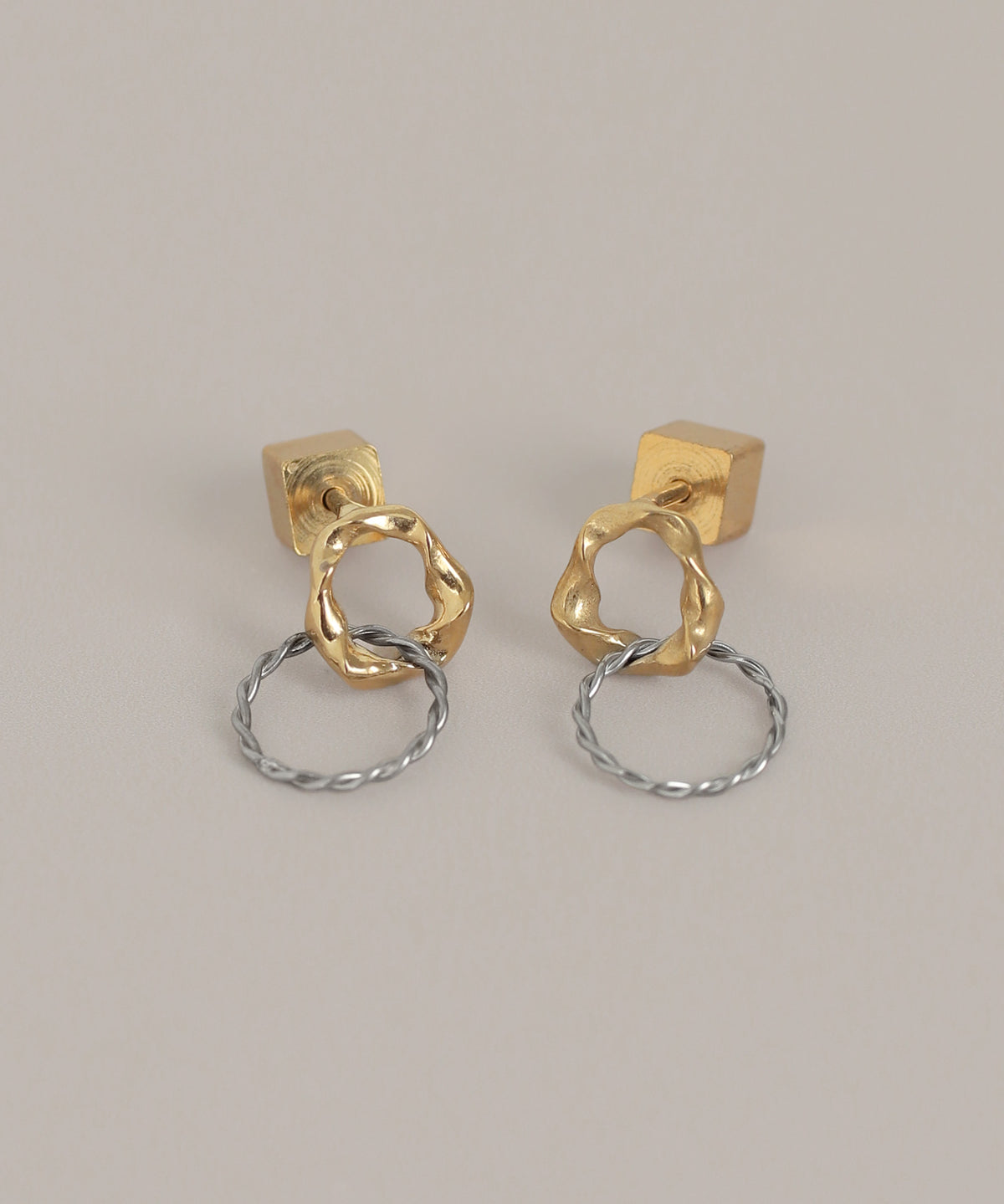 Two-Tone Circle Earrings [Surgical Stainless Steel] [UMU]