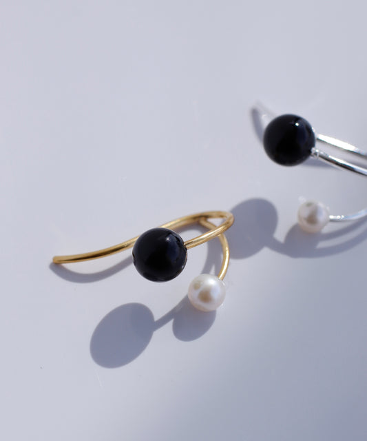 【Stainless steel IP】Onyx x Pearl Ear Cuff