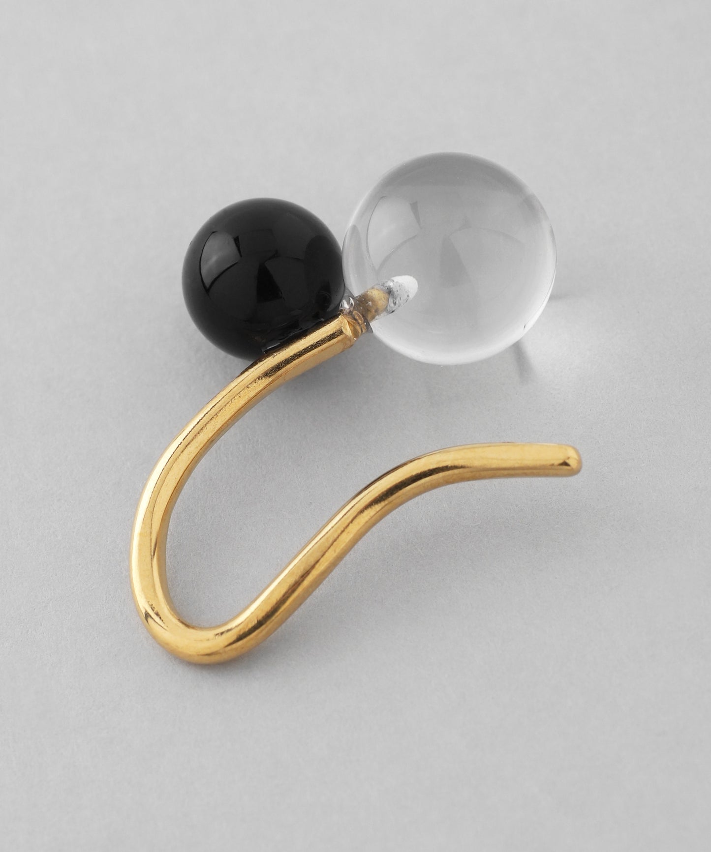 【Stainless Seel IP】Onyx × Crystal Ear Cuff