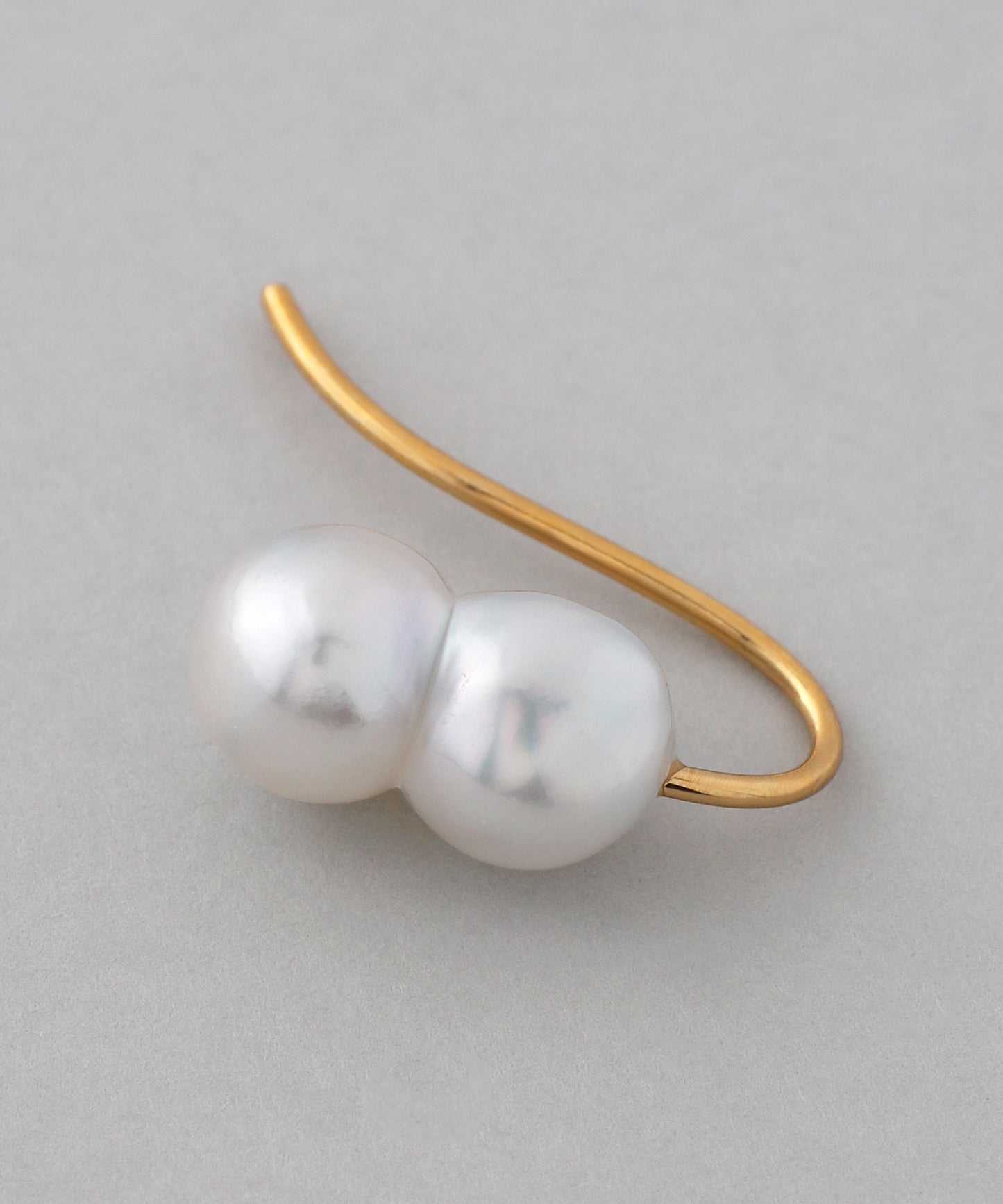 【Stainless Steel IP】Twin Pearl Ear Cuff