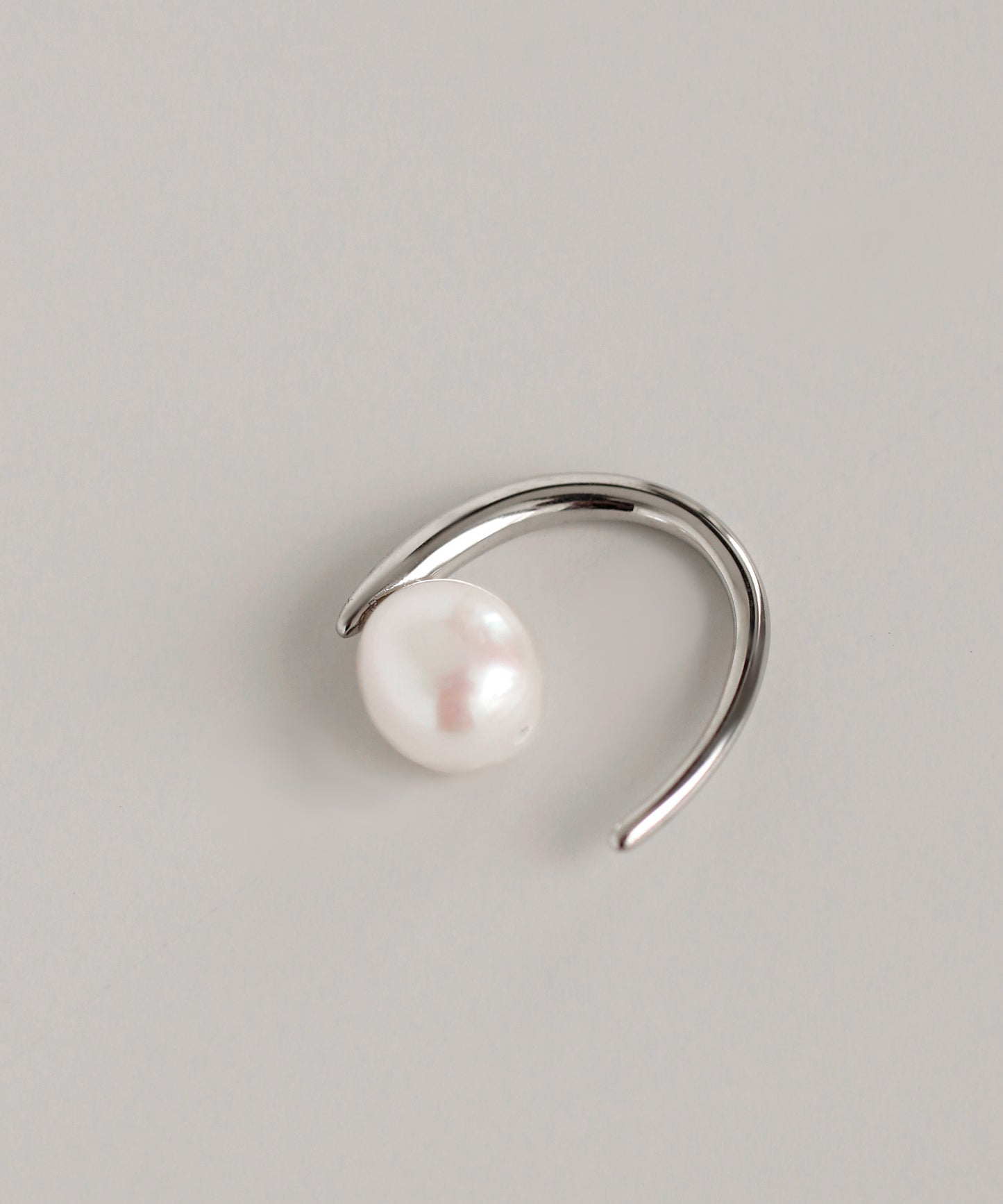 Freshwater Pearl Ear Cuff [Stainless Steel]