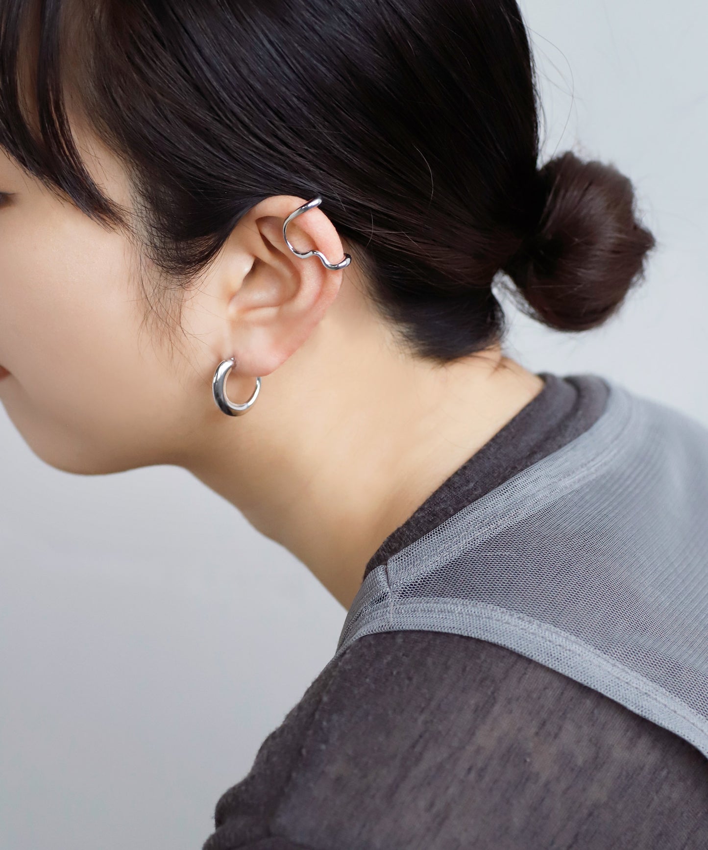 【Stainless Steel IP】Nuance Line Ear Cuff