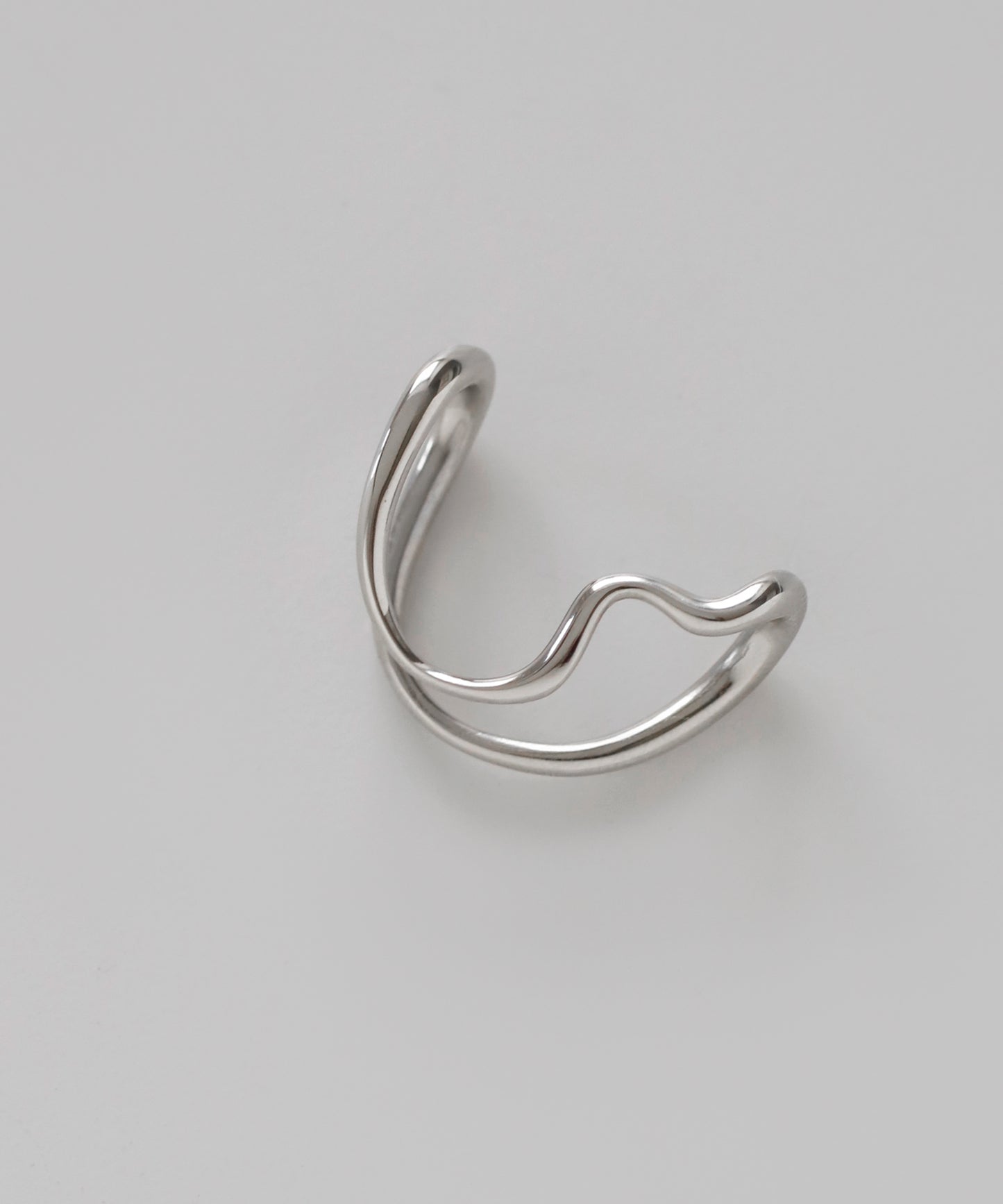 【Stainless Steel IP】Nuance Line Ear Cuff