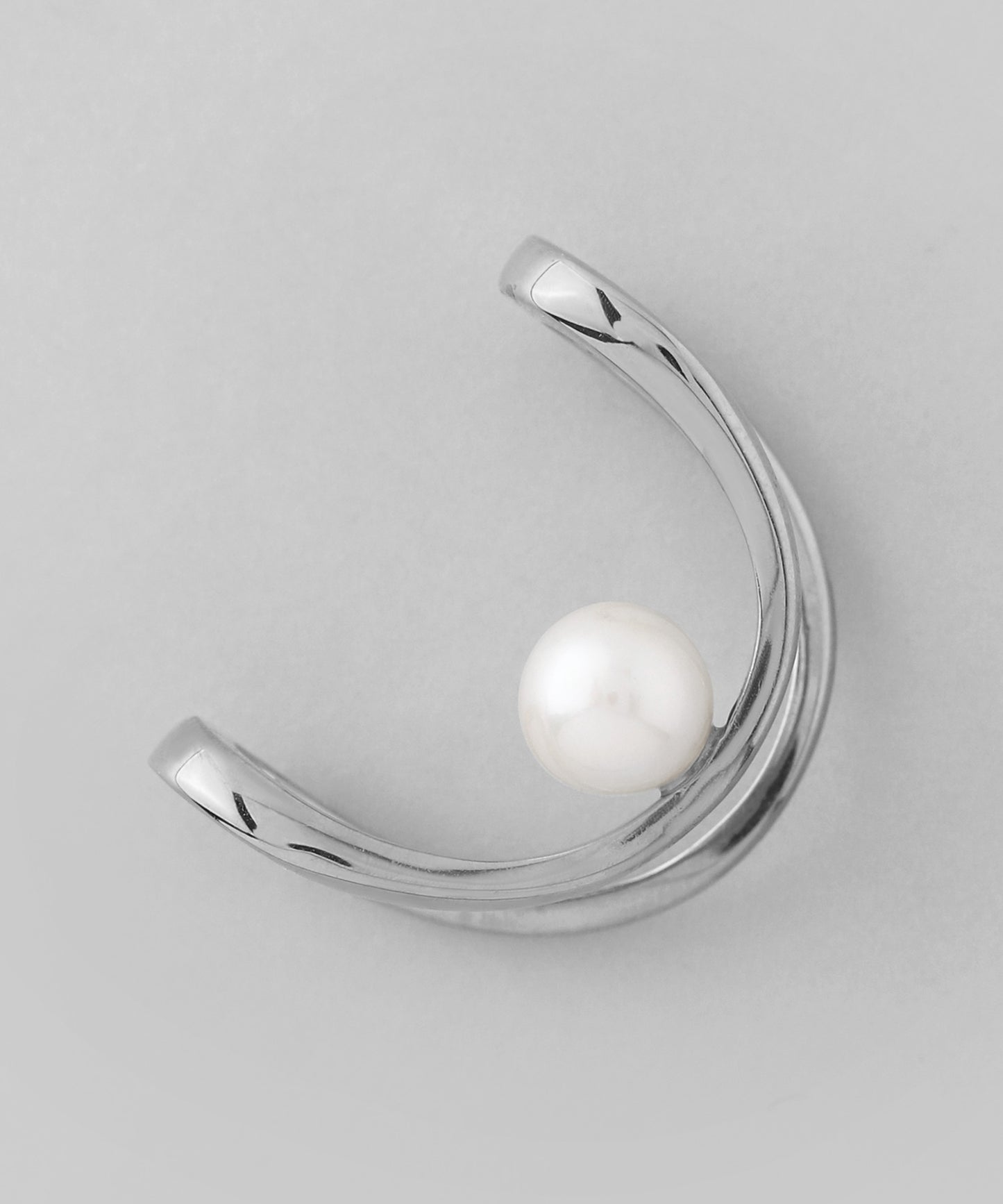 【Stainless Steel IP】Freshwater Pearl Ear Cuff