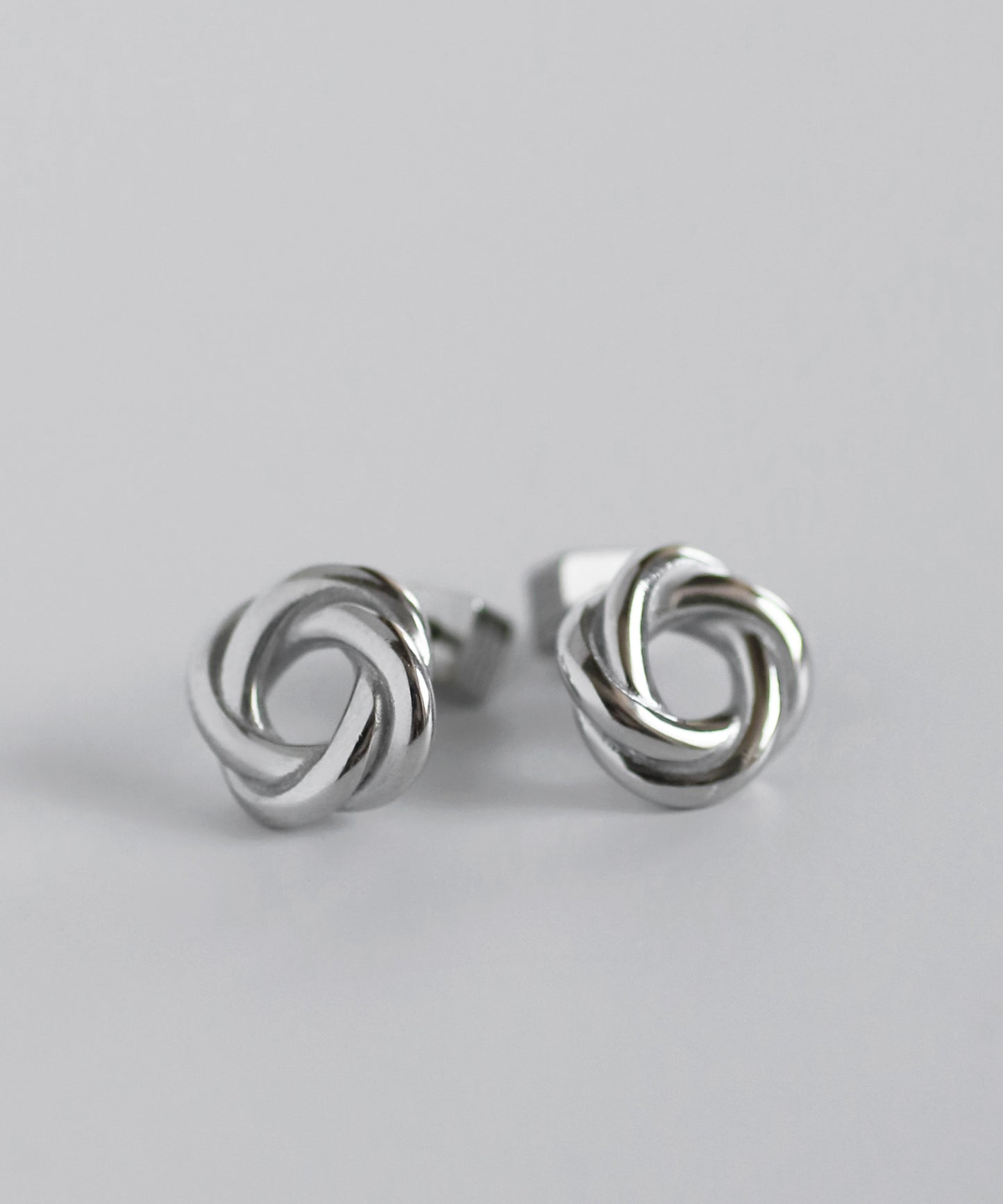 【Stainless Steel IP】Twisted Circle Earrings