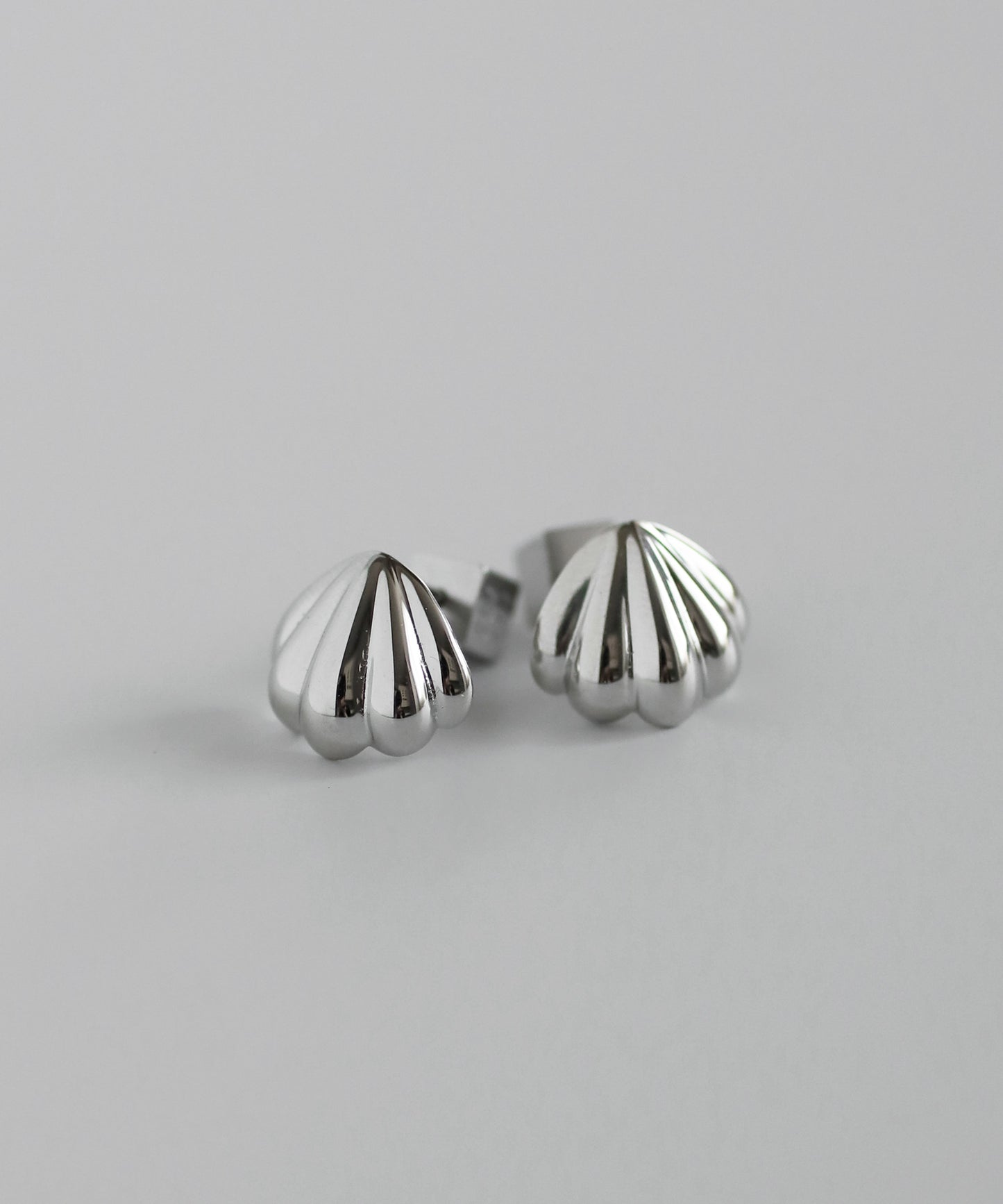 【Stainless Steel IP】Shell Motif Earrings