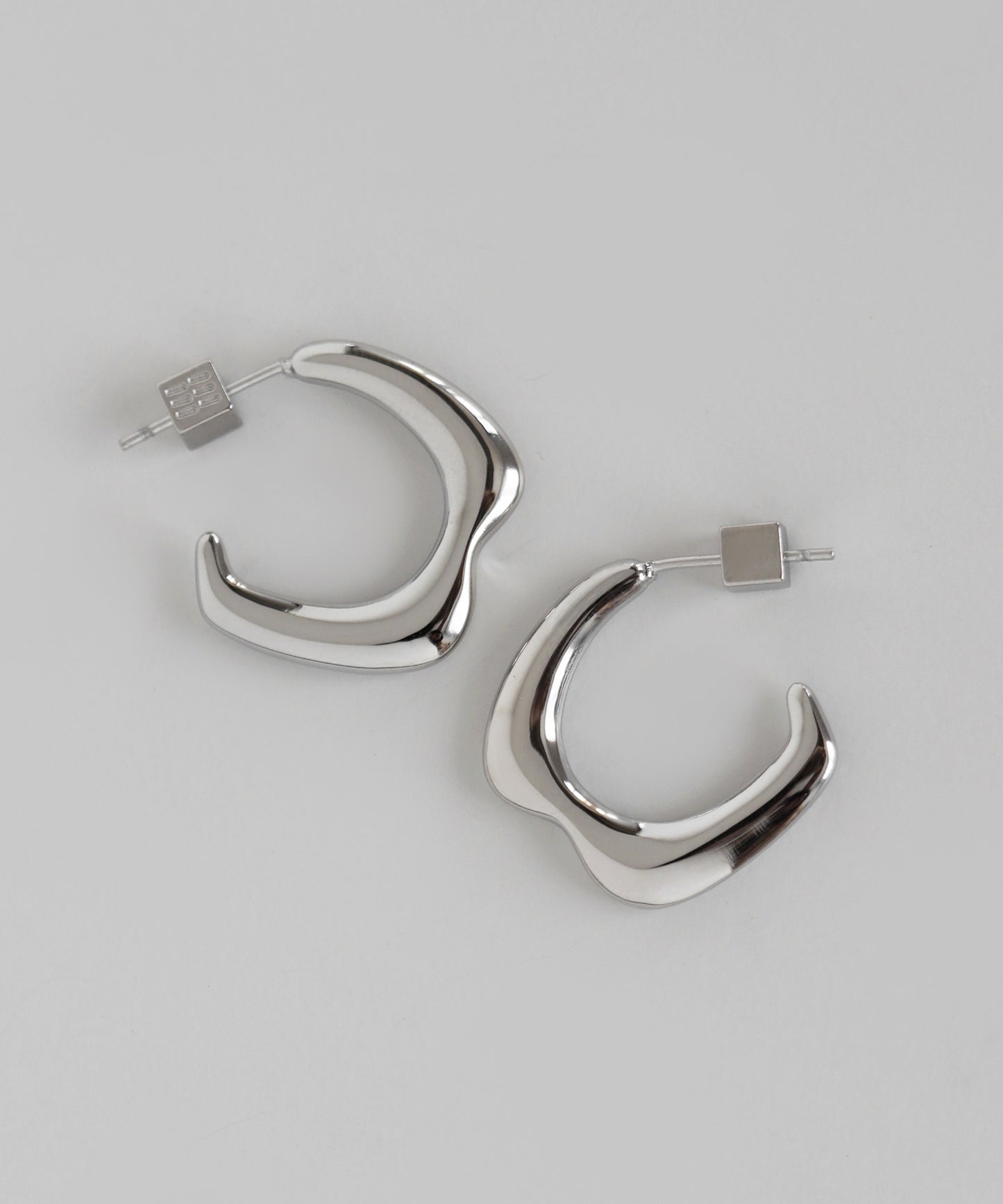 【Stainless Steel IP】Nuance Hoop Earrings [M]