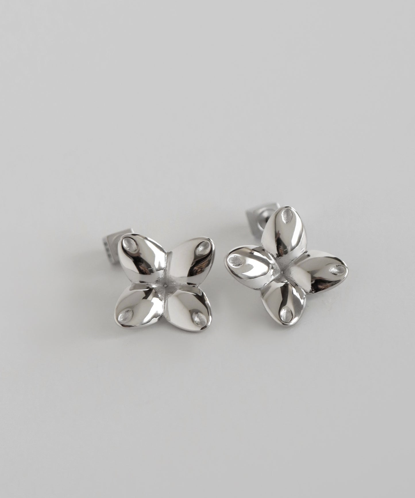 【Stainless Steel IP】Metal Flower Earrings