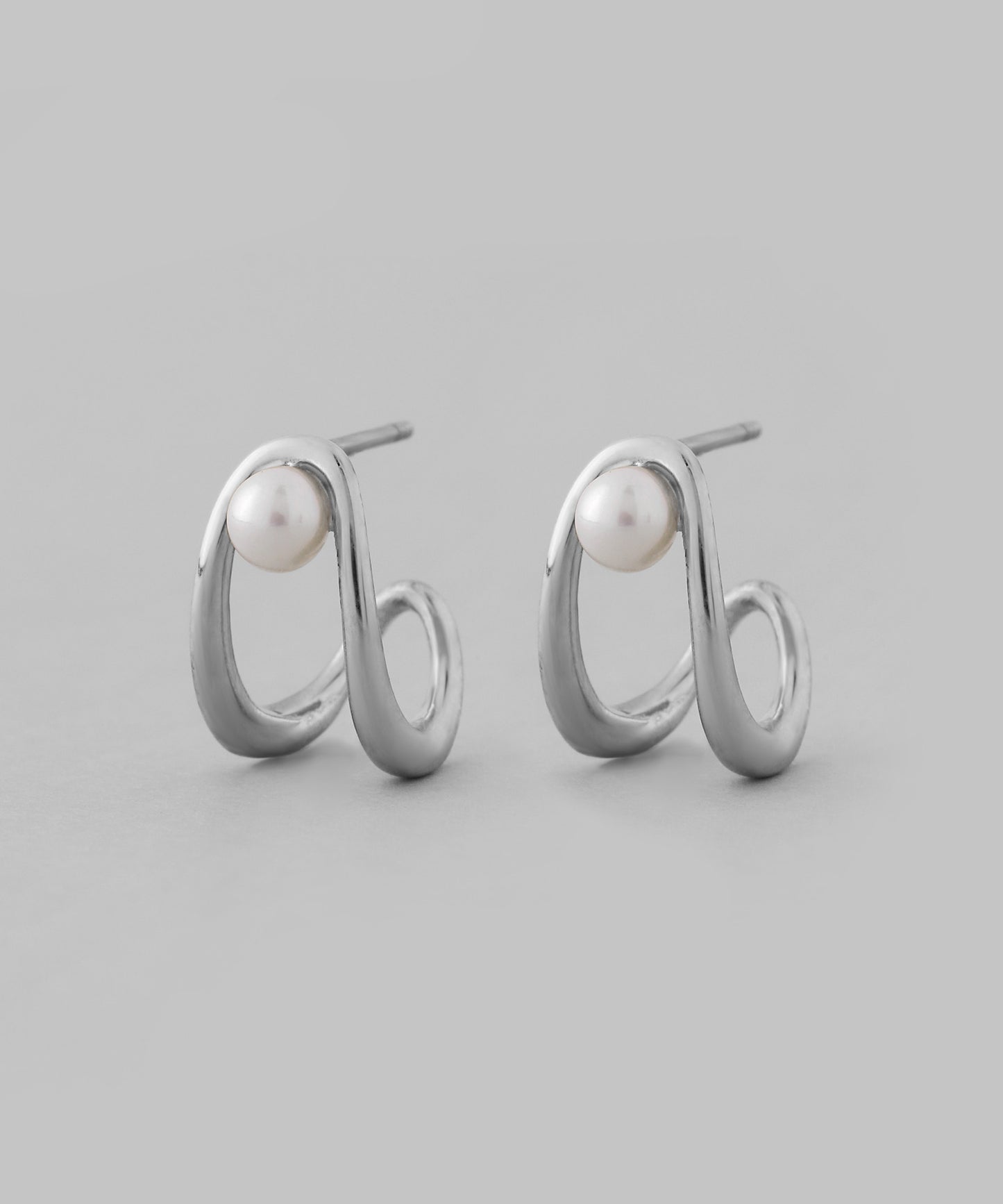 【Stainless Steel IP】Pearl & Metal Line Hoop Earrings