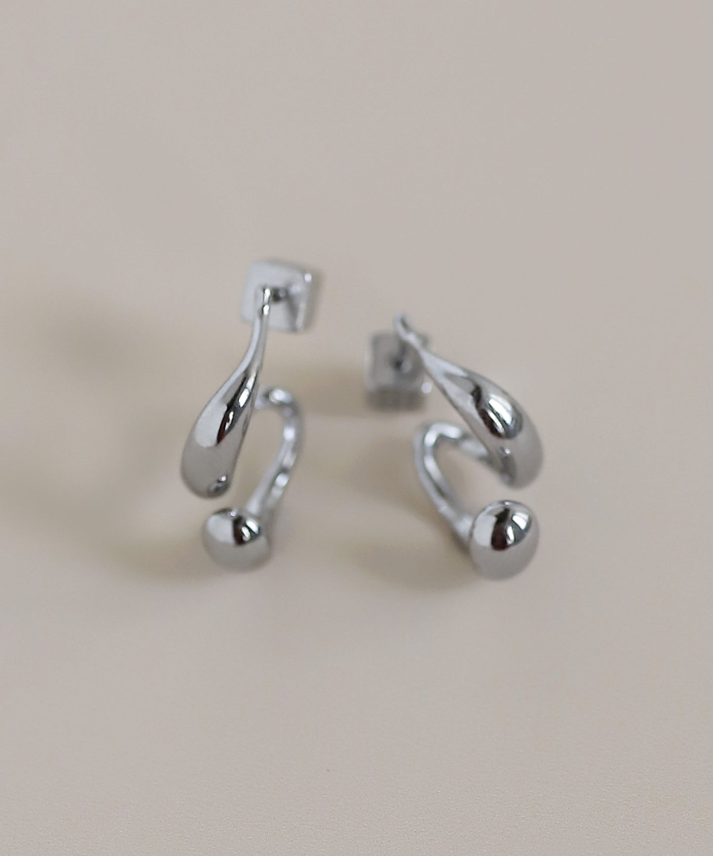 Nuance Line Earrings [Surgical Stainless Steel]