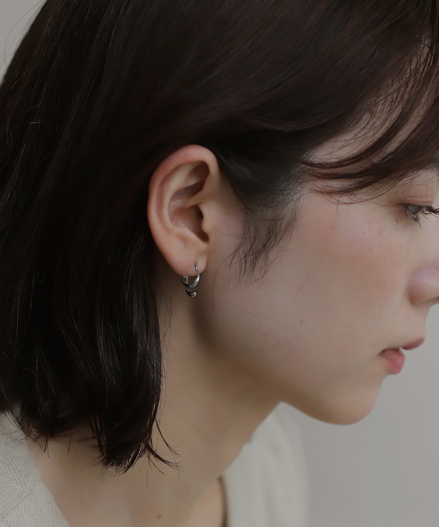 Nuance Line Earrings [Surgical Stainless Steel]