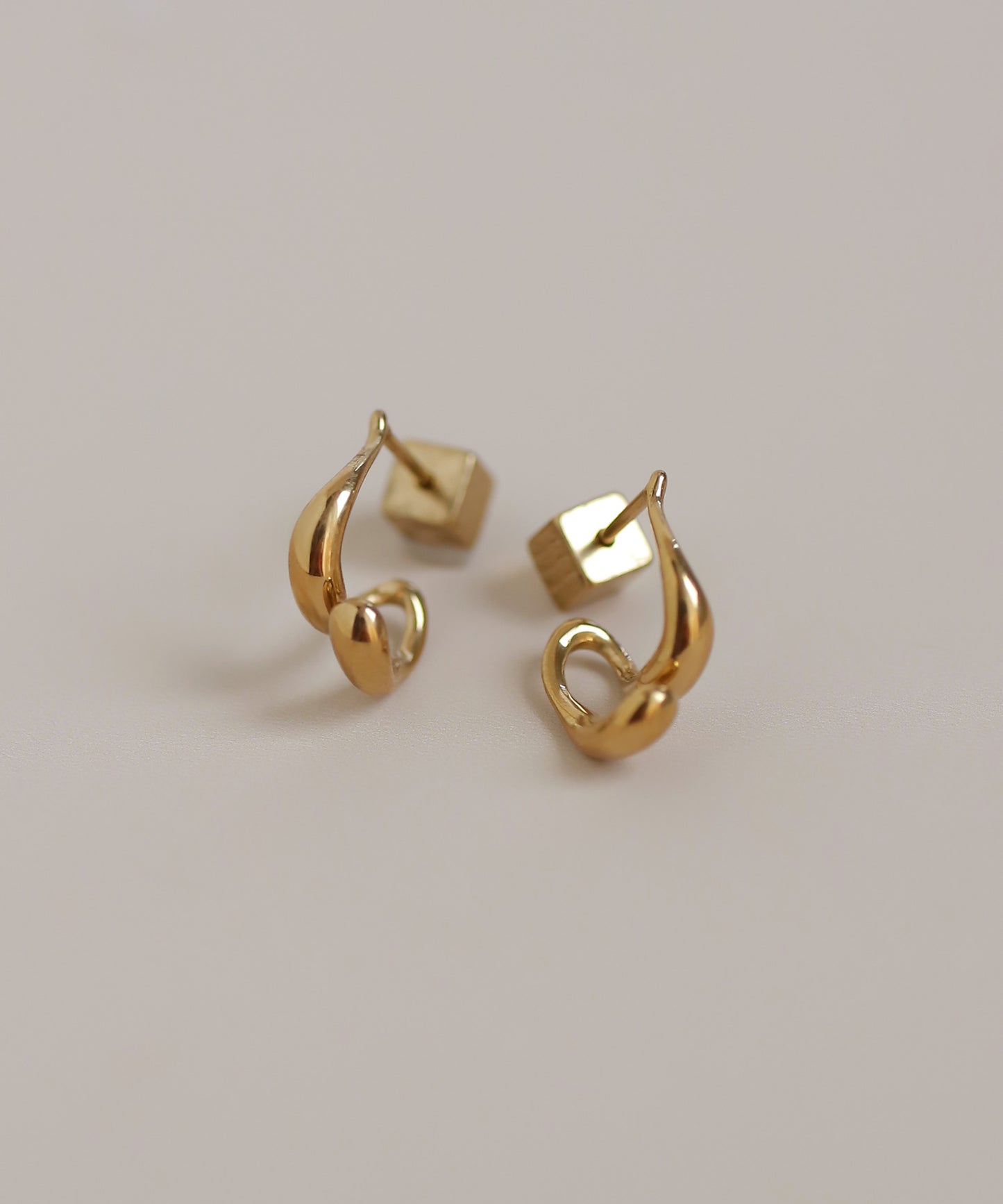Nuance Line Earrings [Surgical Stainless Steel]
