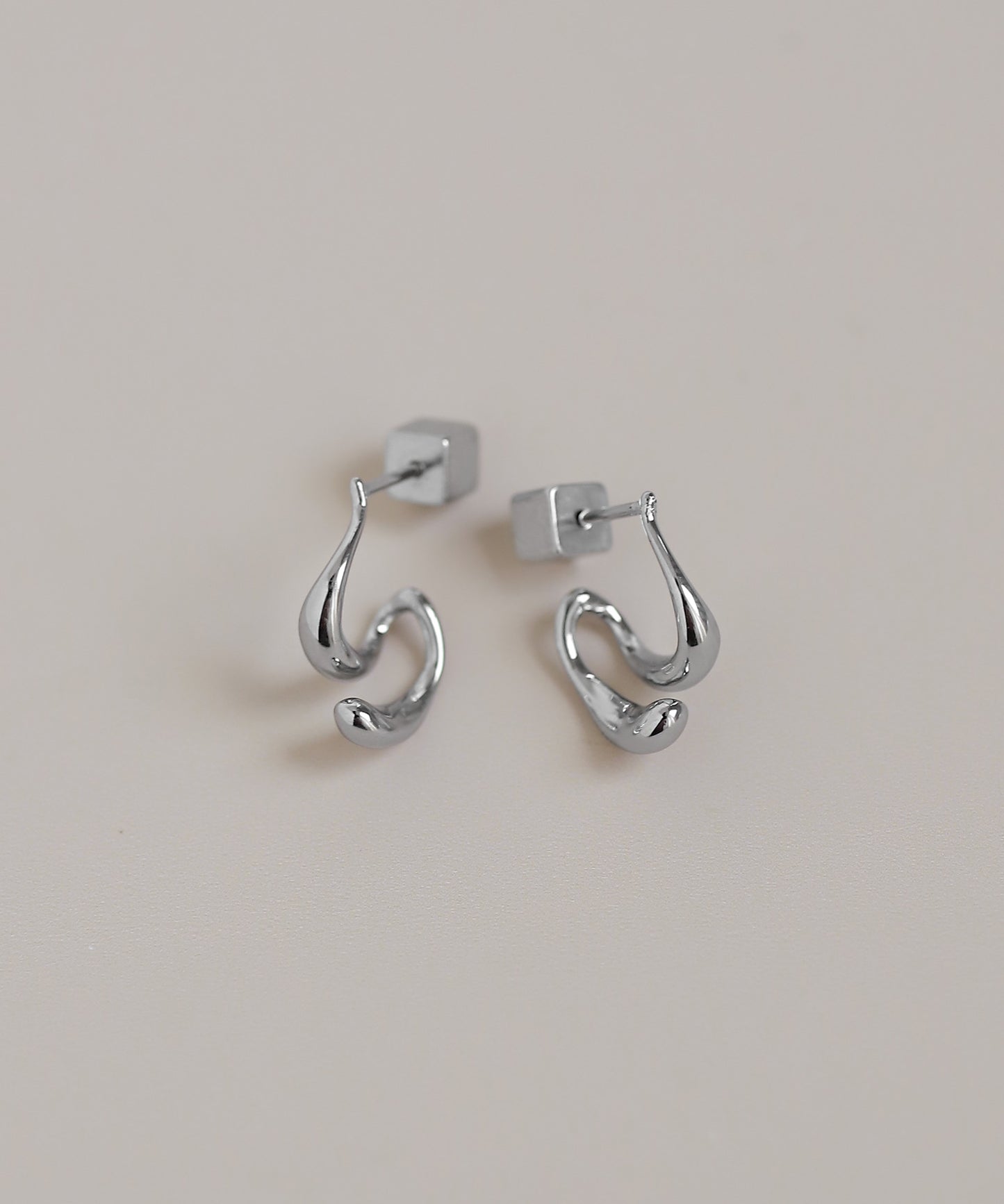 Nuance Line Earrings [Surgical Stainless Steel]