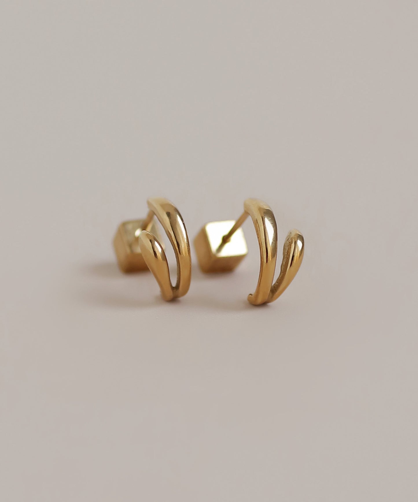 Double Line Curls Earrings [Surgical Stainless Steel]