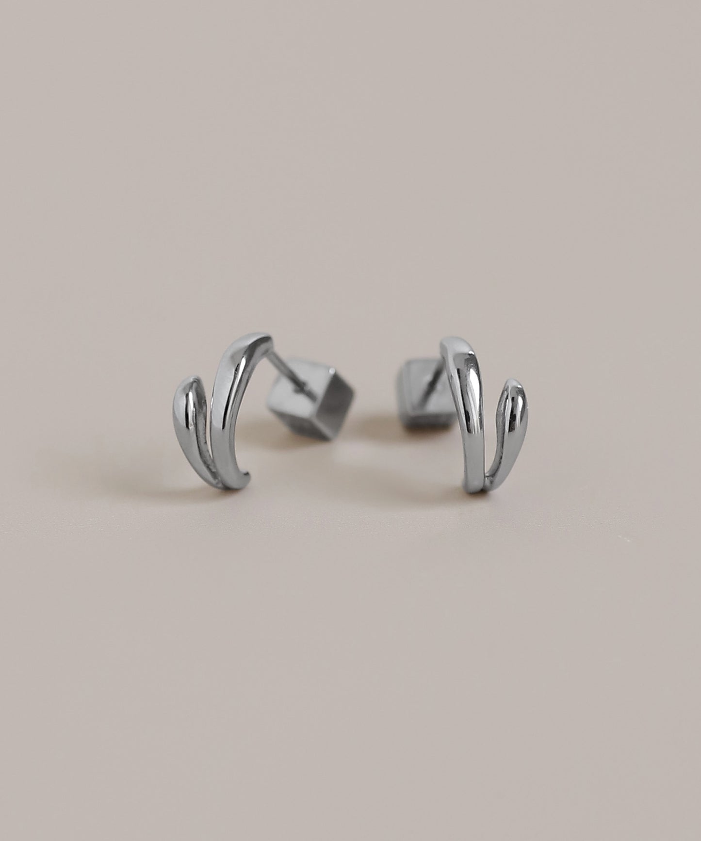 Double Line Curls Earrings [Surgical Stainless Steel]