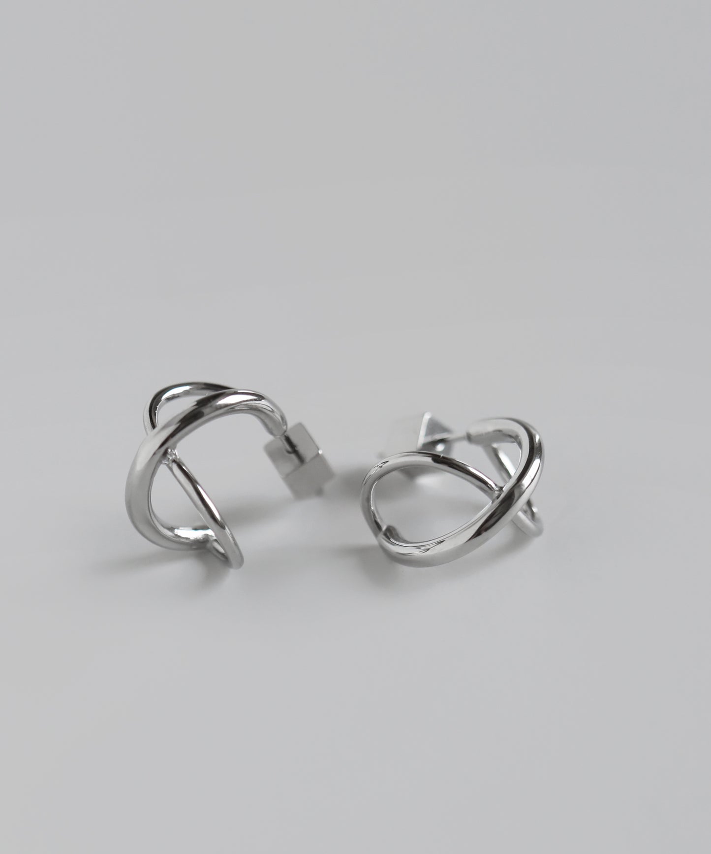 【Stainless Steel IP】Cross Line Hoop Earrings