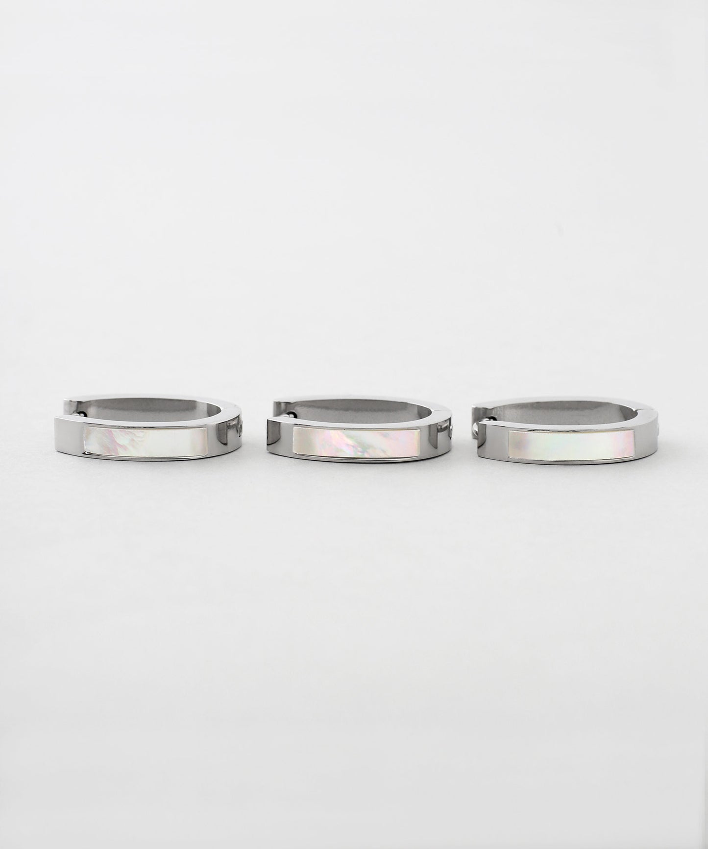 【Stainless Steel IP】Shell × Oval Line Hoop Earrings