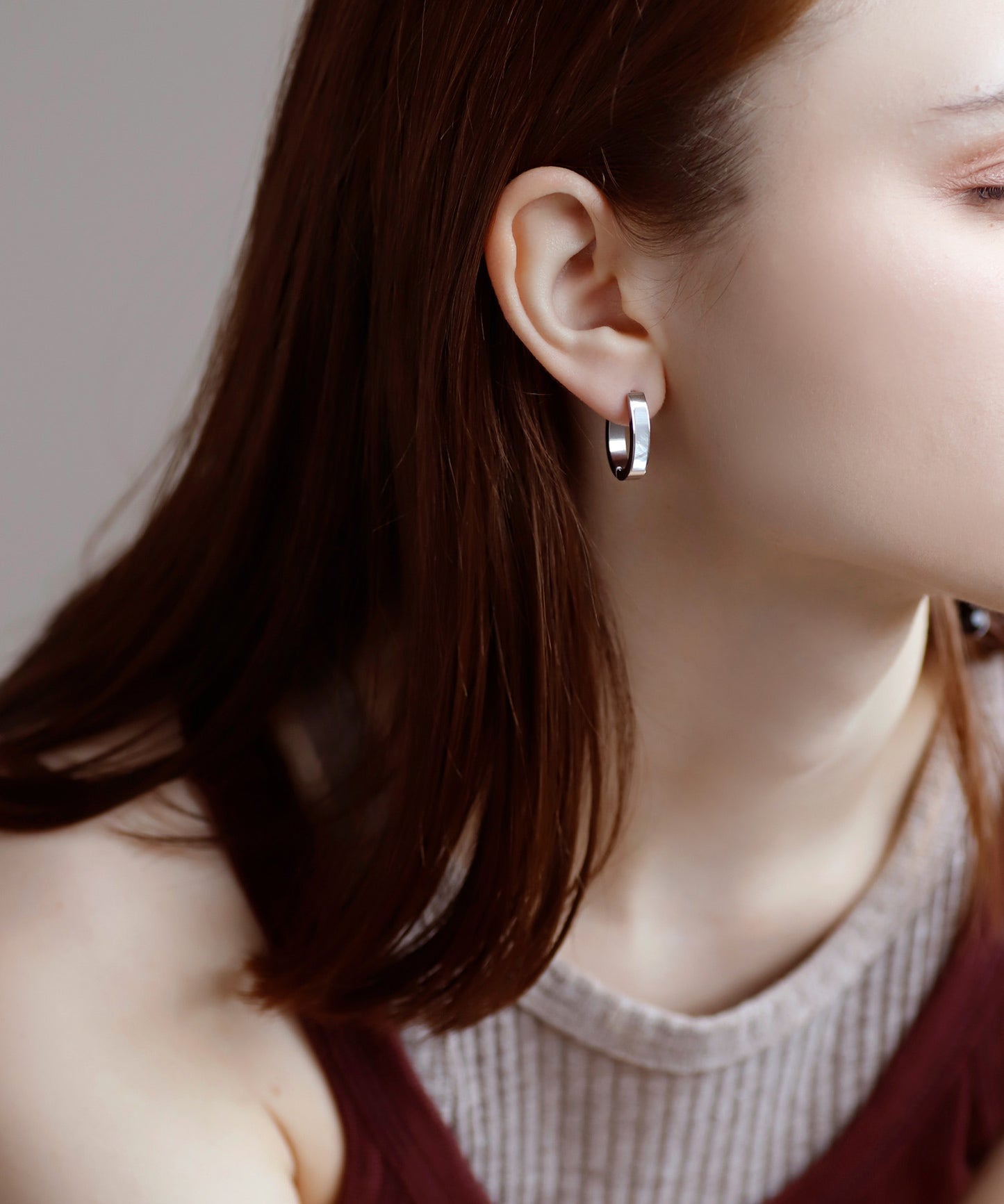 【Stainless Steel IP】Shell × Oval Line Hoop Earrings