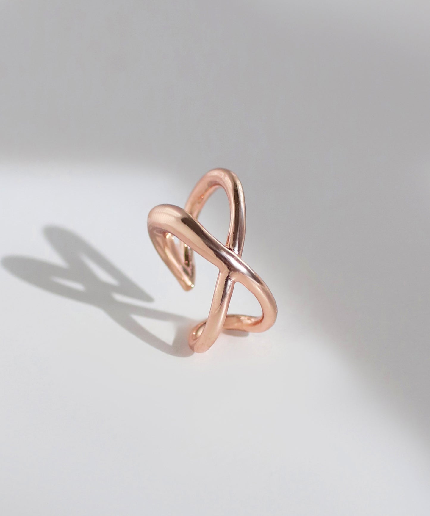 【Limited Qty with a Gift Box】Cross Line Ear Cuff