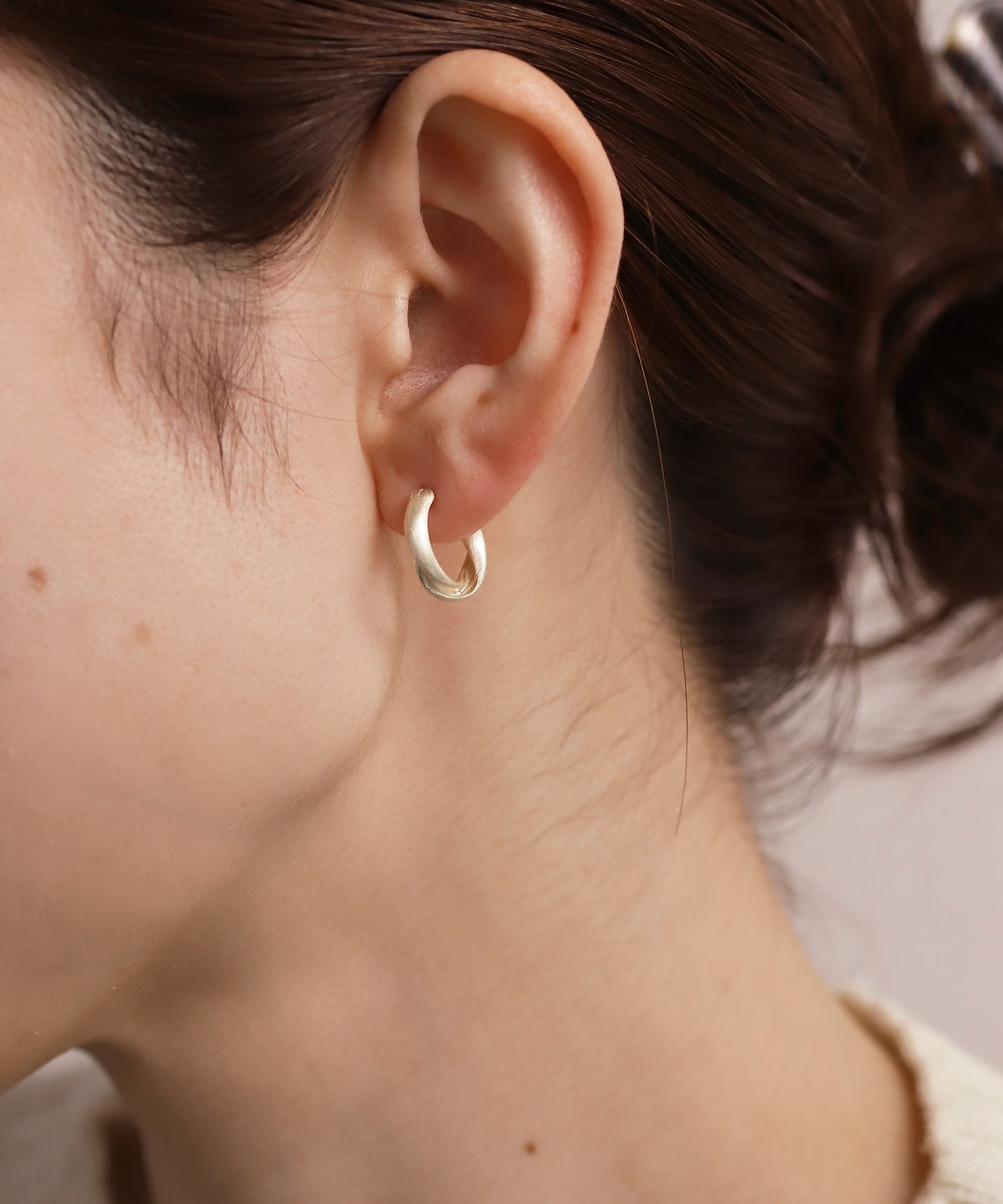 Limited Edition】Twisted Hoop Earrings (LG050047P) | mimi33 ONLINE