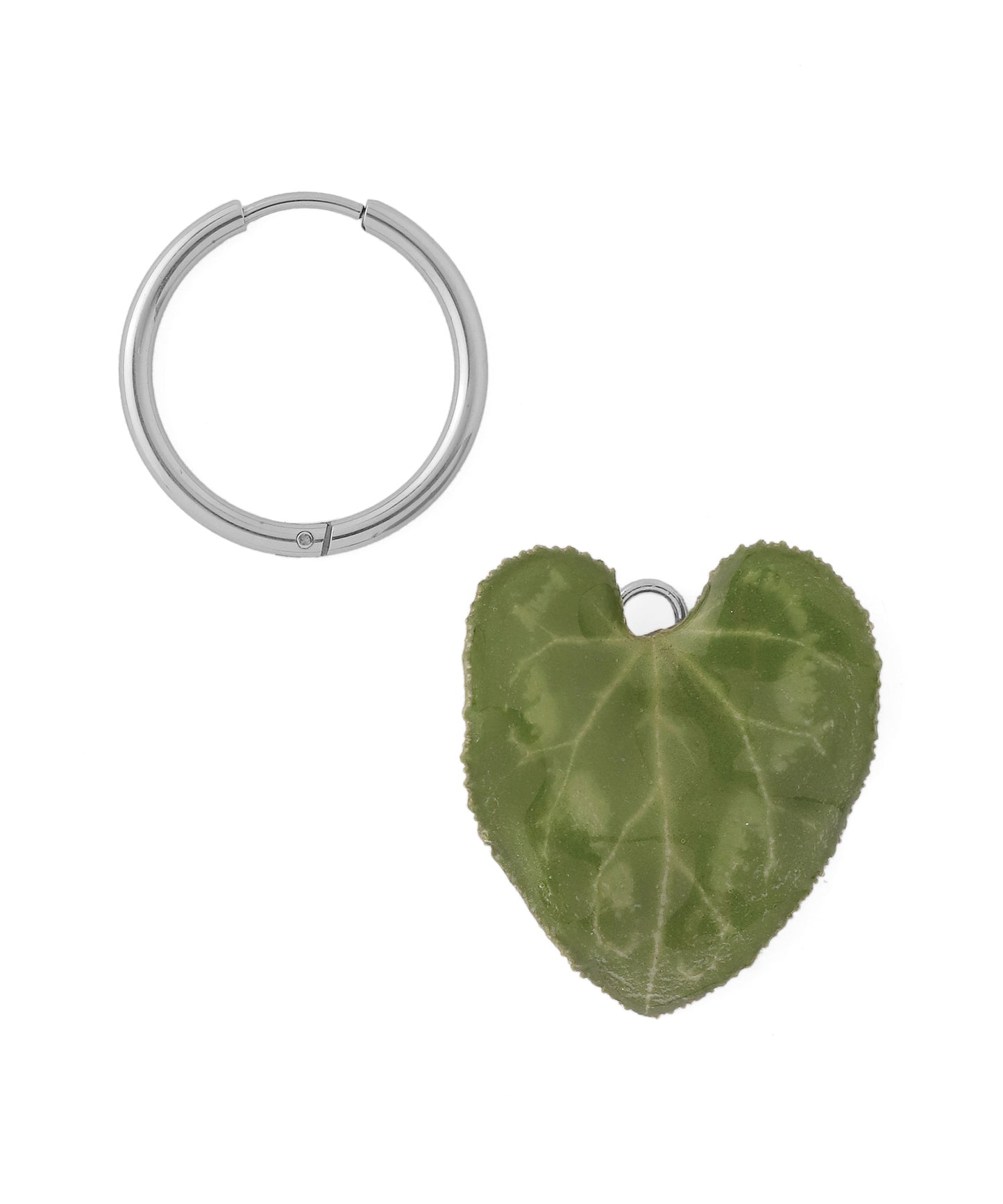 Flower Earrings [Cyclamen Leaf]