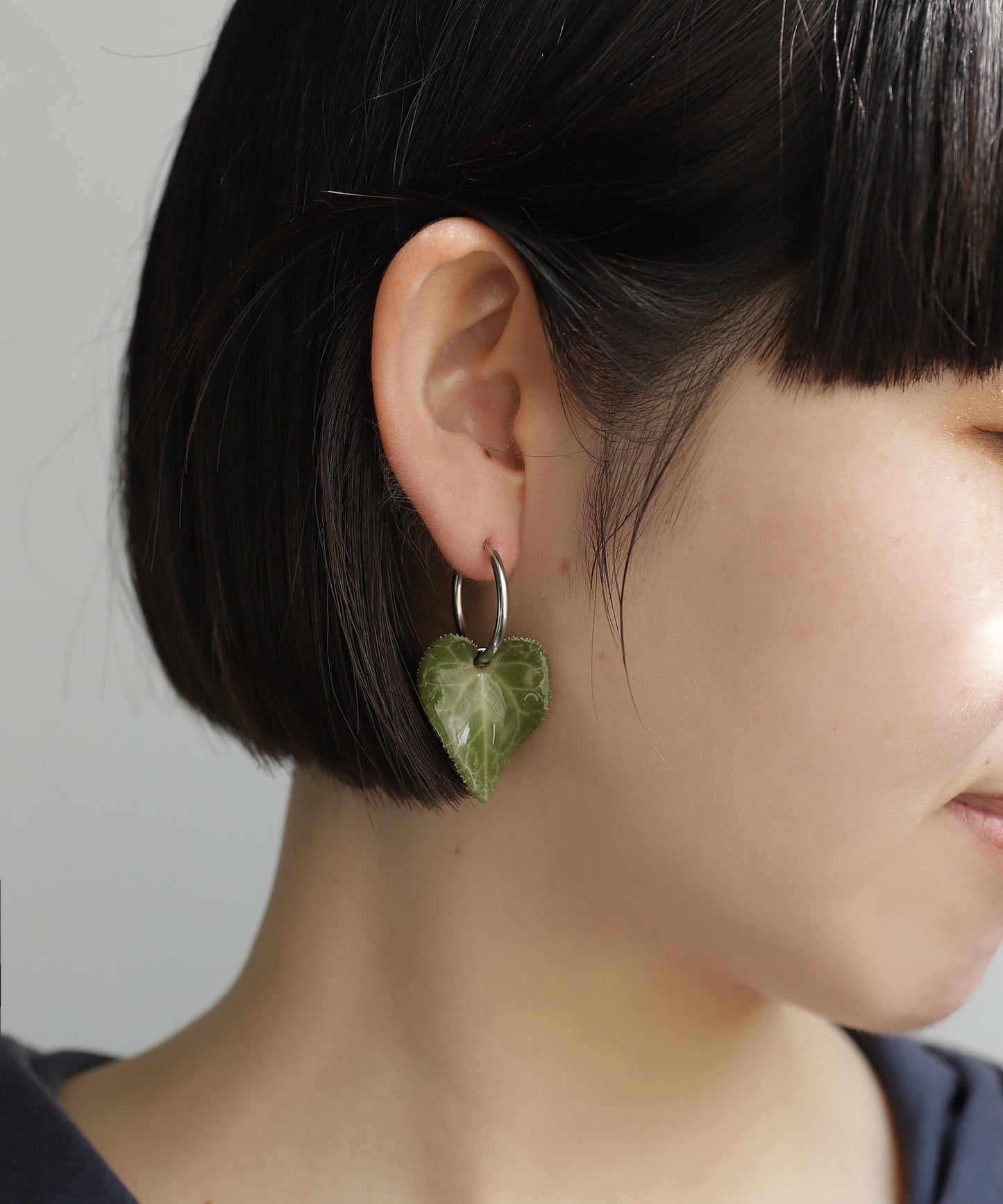 Flower Earrings [Cyclamen Leaf]