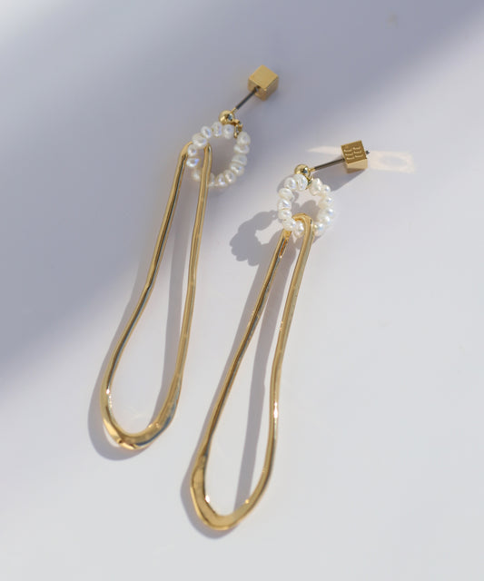 Freshwater Pearl & Nuance Frame Earrings[B]