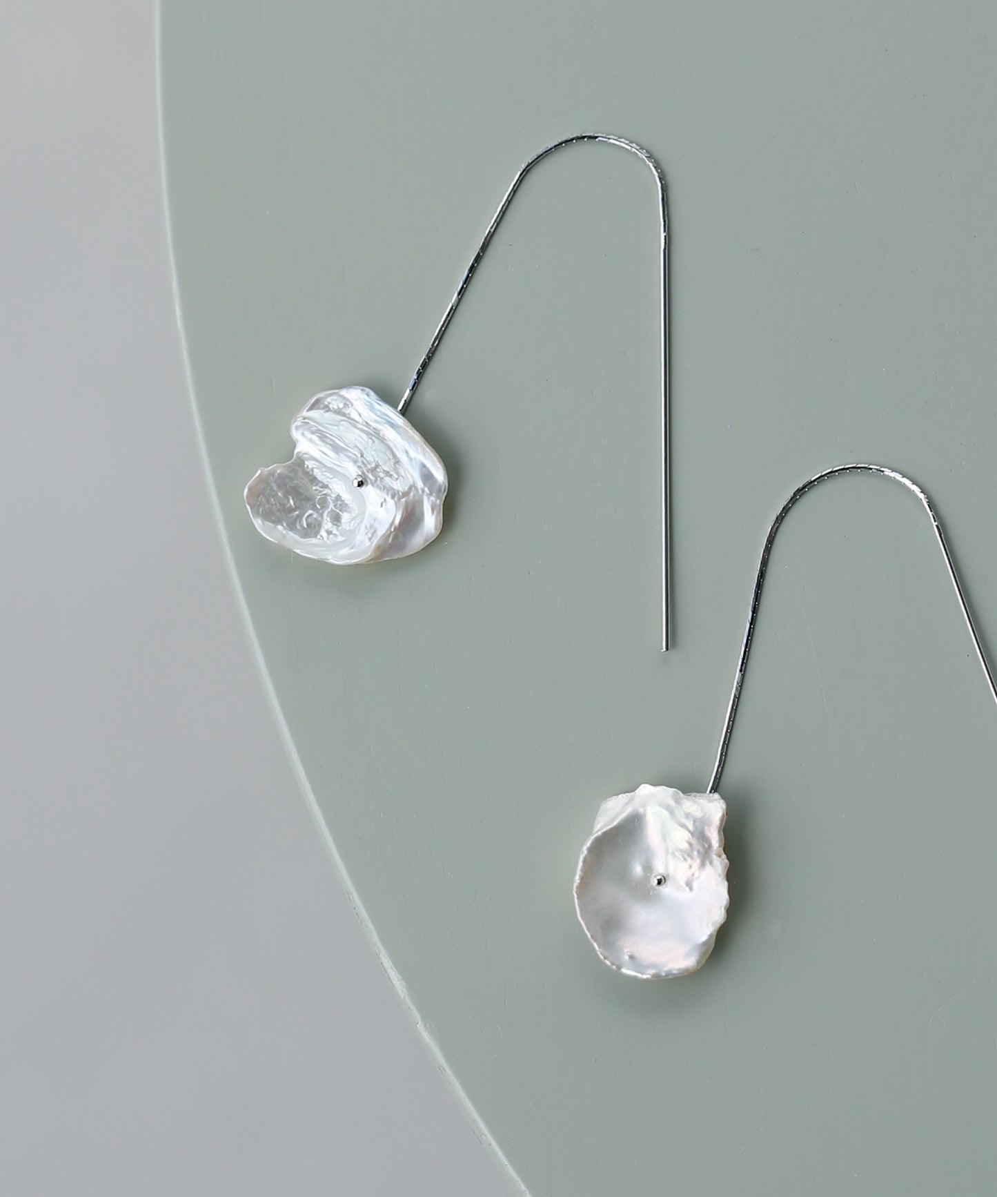 Flat Pearl Earrings[Sheerchic]