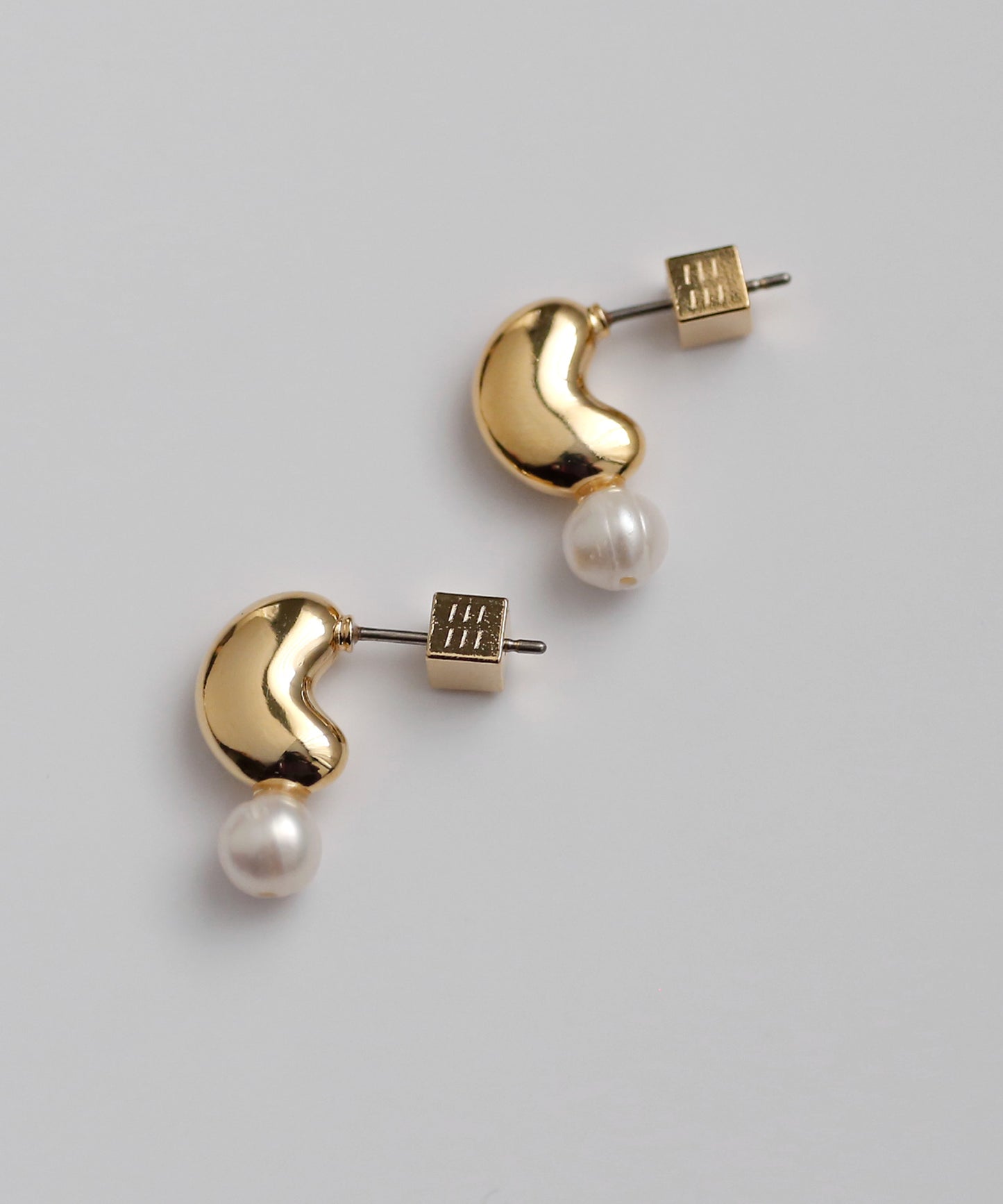 Pearl × Metal Beans Earrings [Sheerchic]