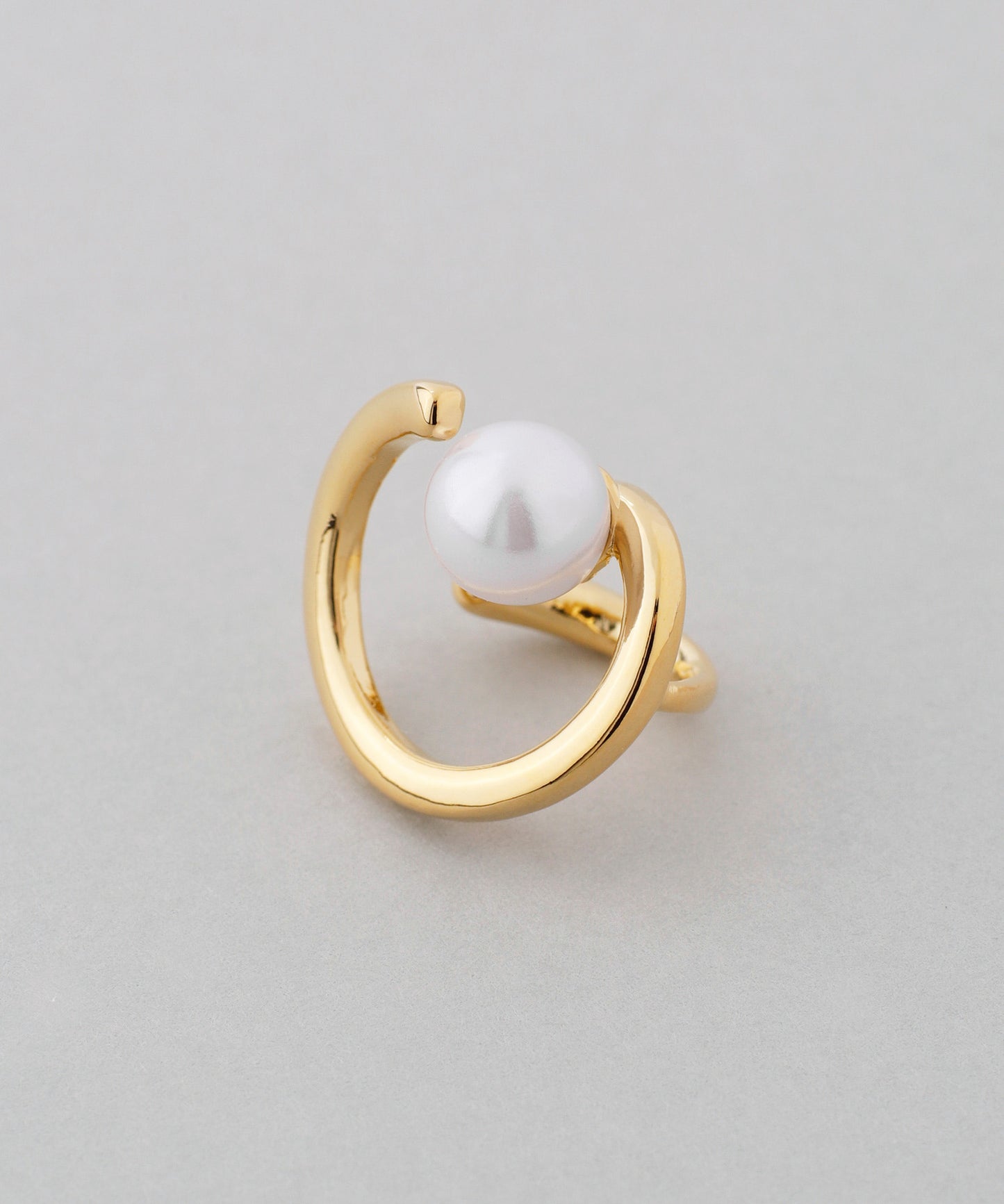 Pearl Metal Circle Clip On Earrings [Sheerchic]