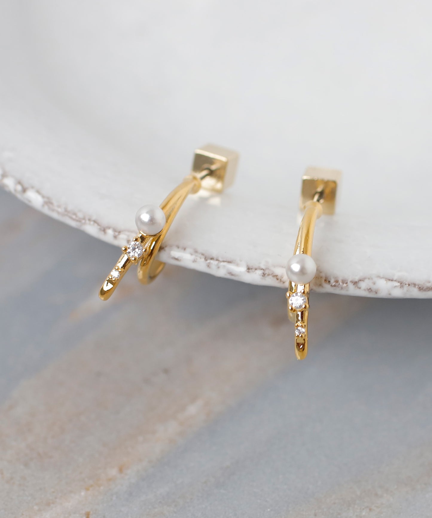 Pearl × Bijoux Metal Line Earrings [Sheerchic]