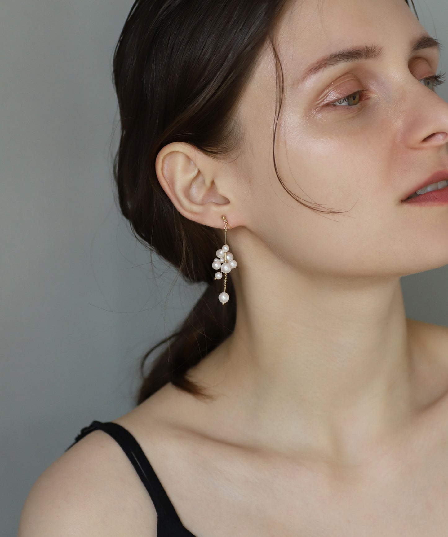 Swing Pearl Asymmetrical Clip On Earrings [Sheerchic]