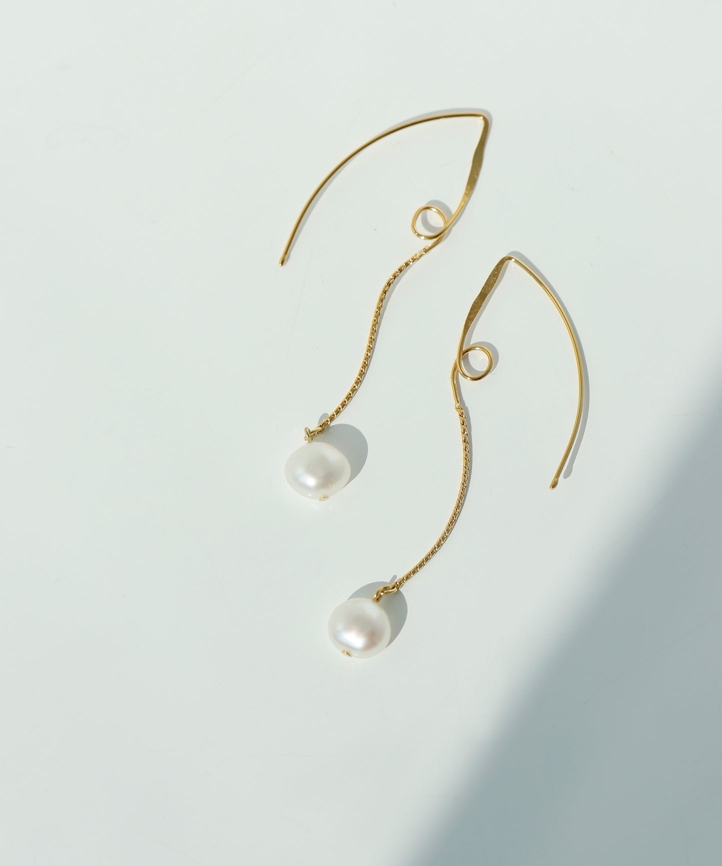 Pearl × Metal Hook Earrings [A][Sheerchic]