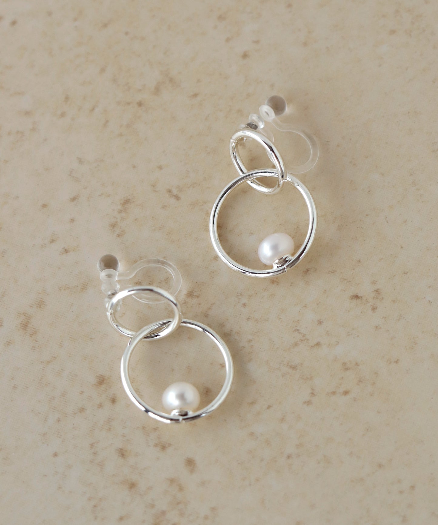 Pearl Circle Clip On Earrings [Sheerchic]