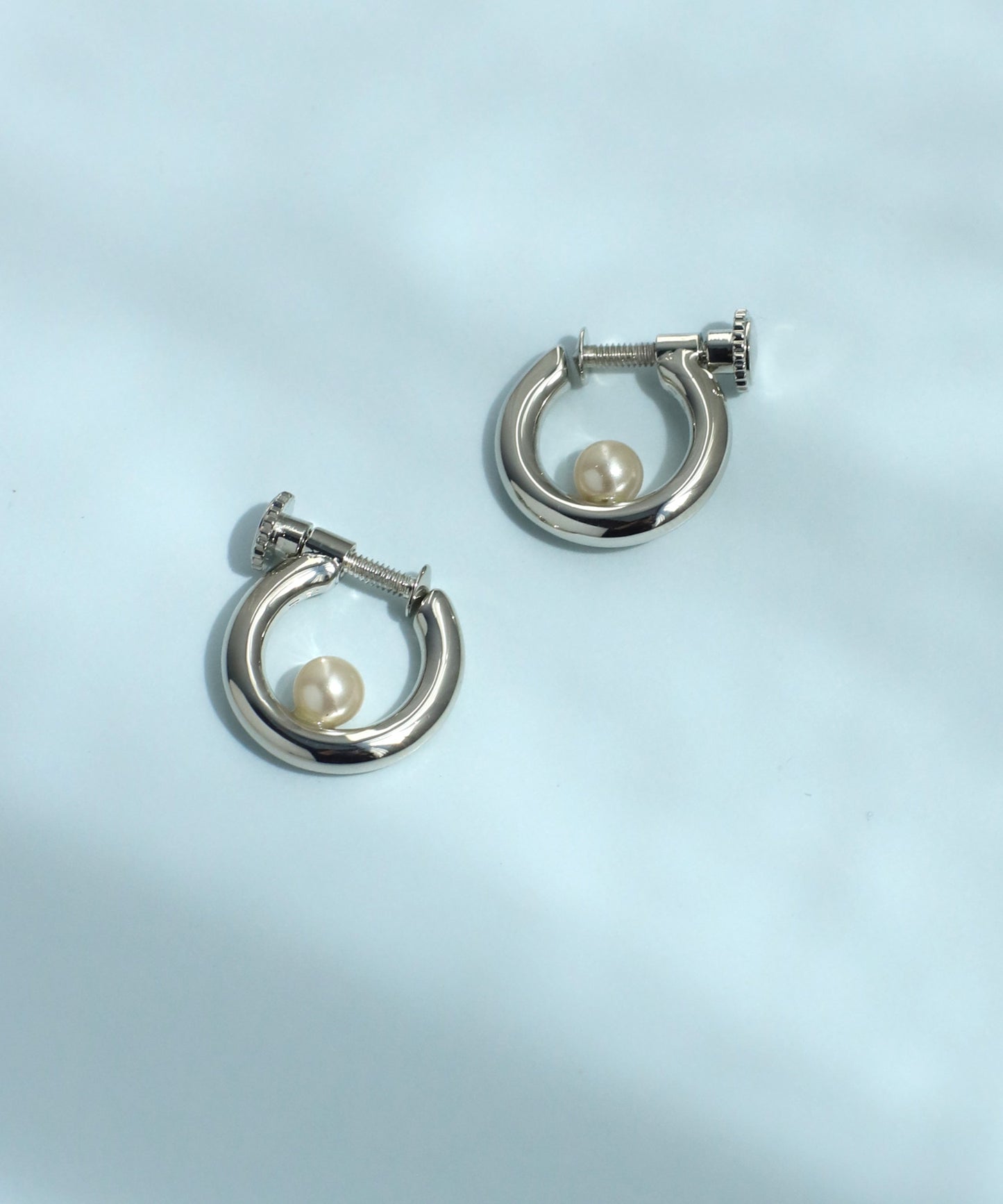 Pearl Hoop Clip On Earrings [Basic]