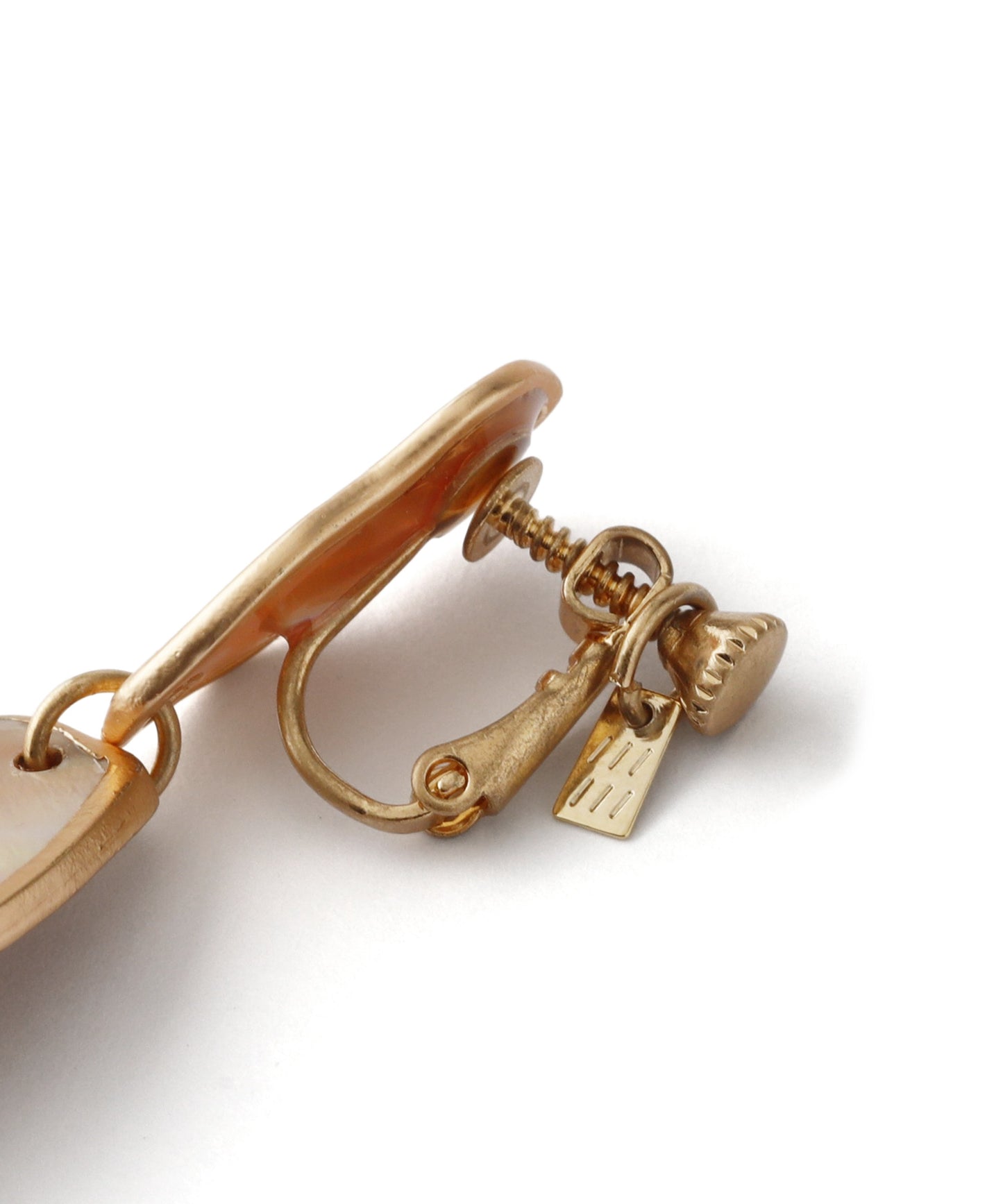 Nuance Shell Plate Clip On Earrings [Ownideal]