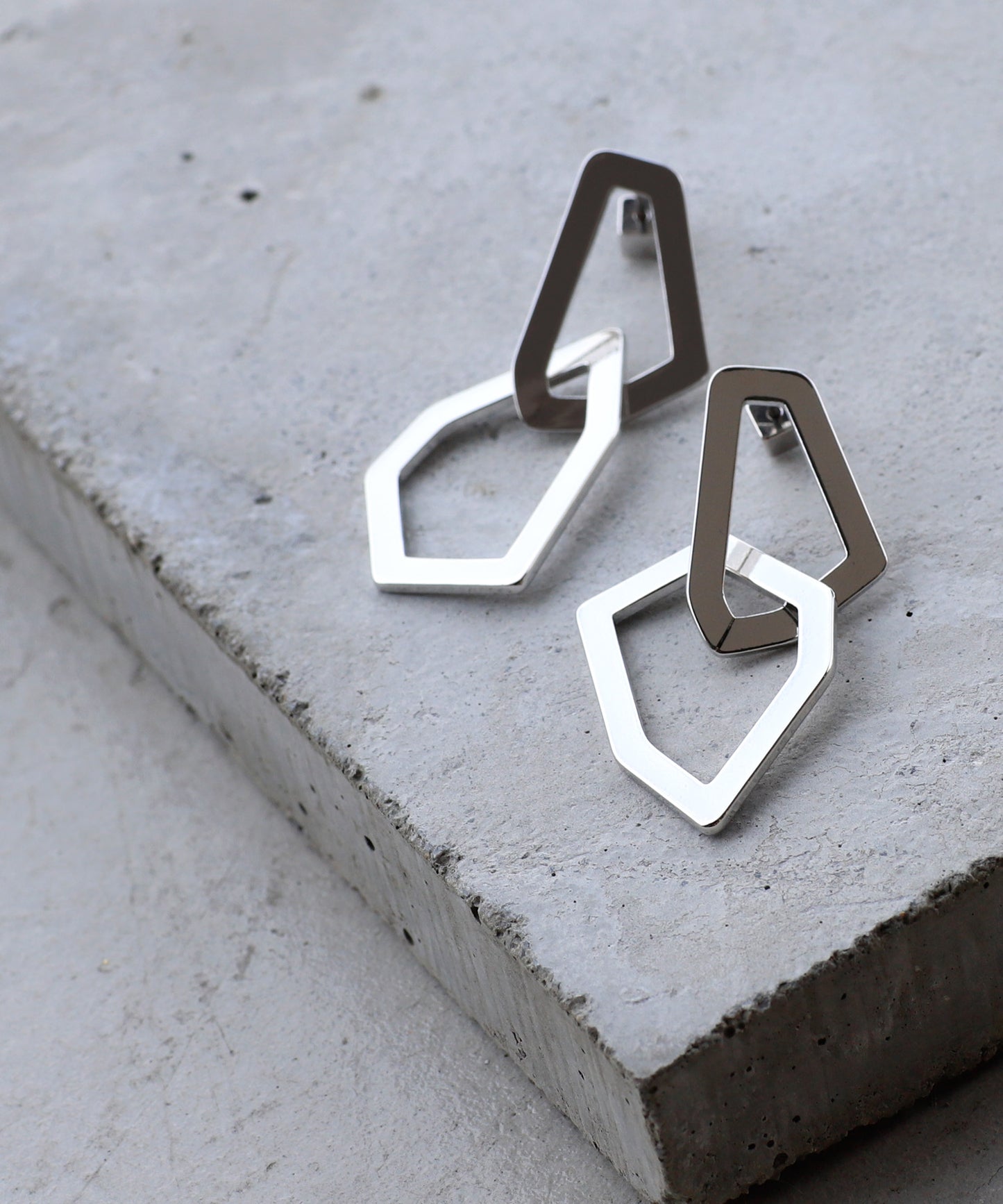 Metal Pentagon Earrings[Ownideal]