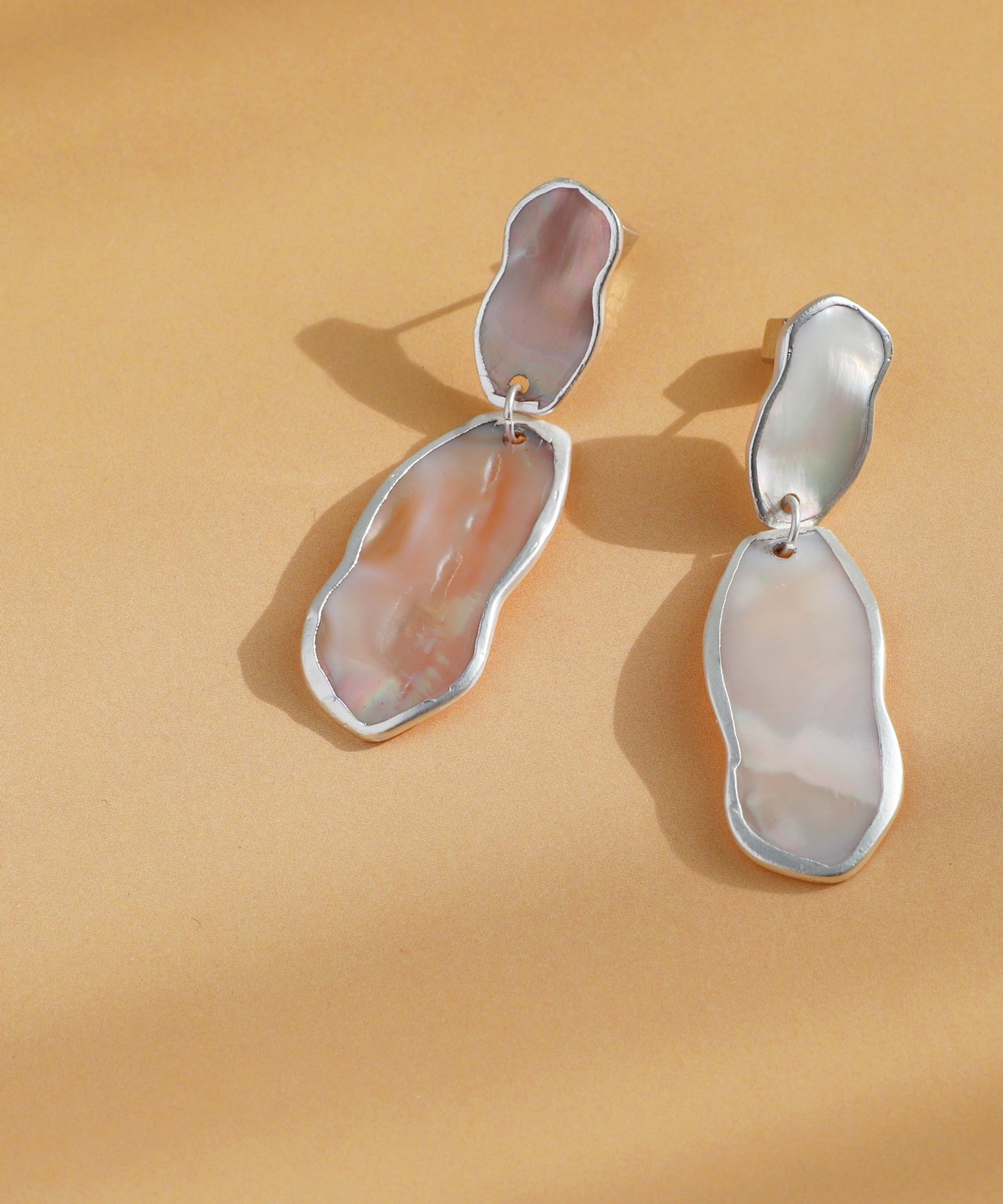 Nuance Shell Plate Earrings [Ownideal]