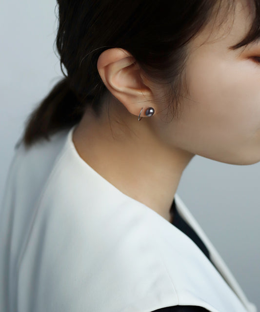 Pearl × Metal Line Earrings [Sheerchic]
