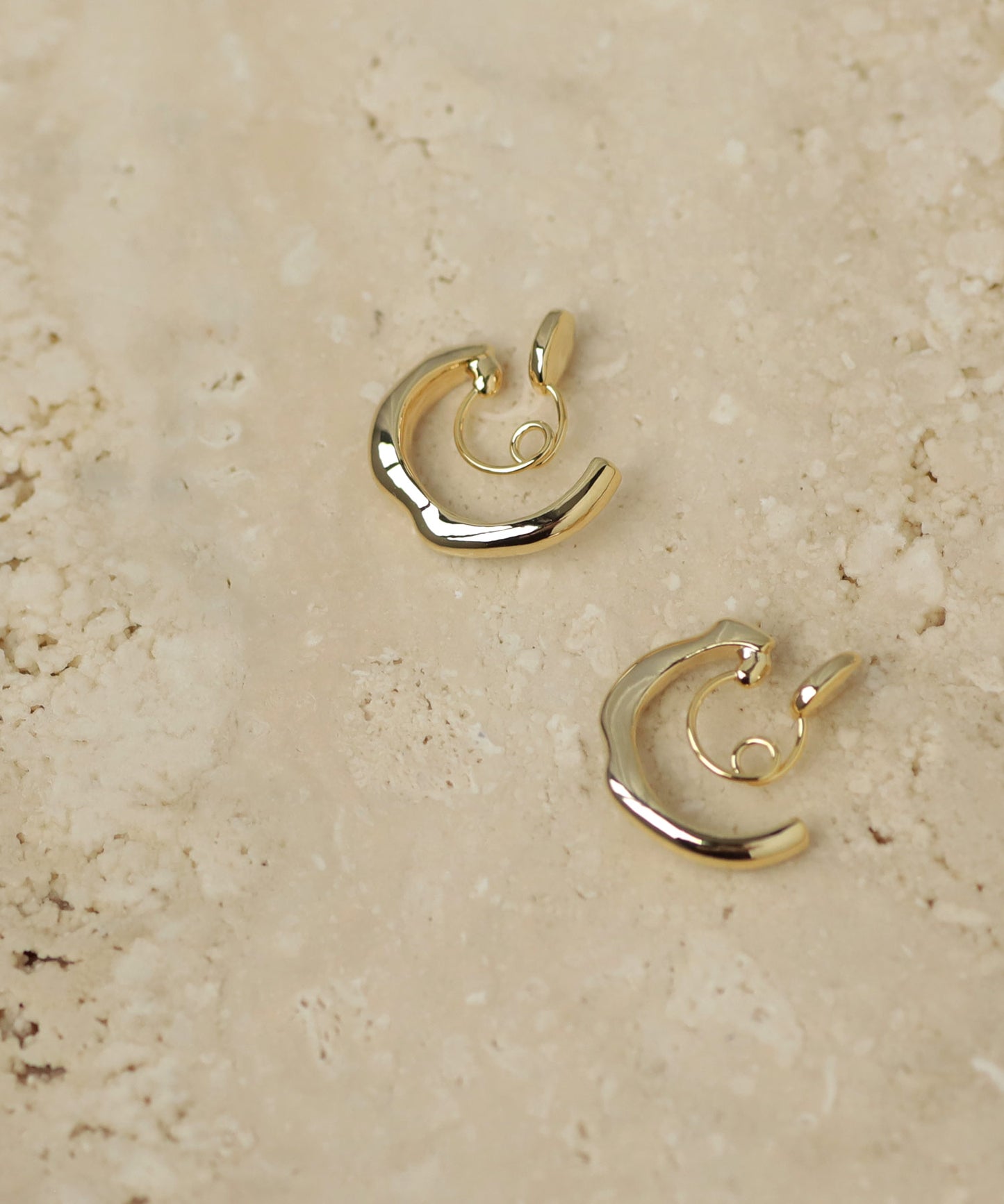 Metal Hoop Clip On Earrings [Wave][Basic]