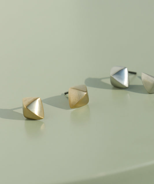Metal Diamond Motif Earrings [Basic]