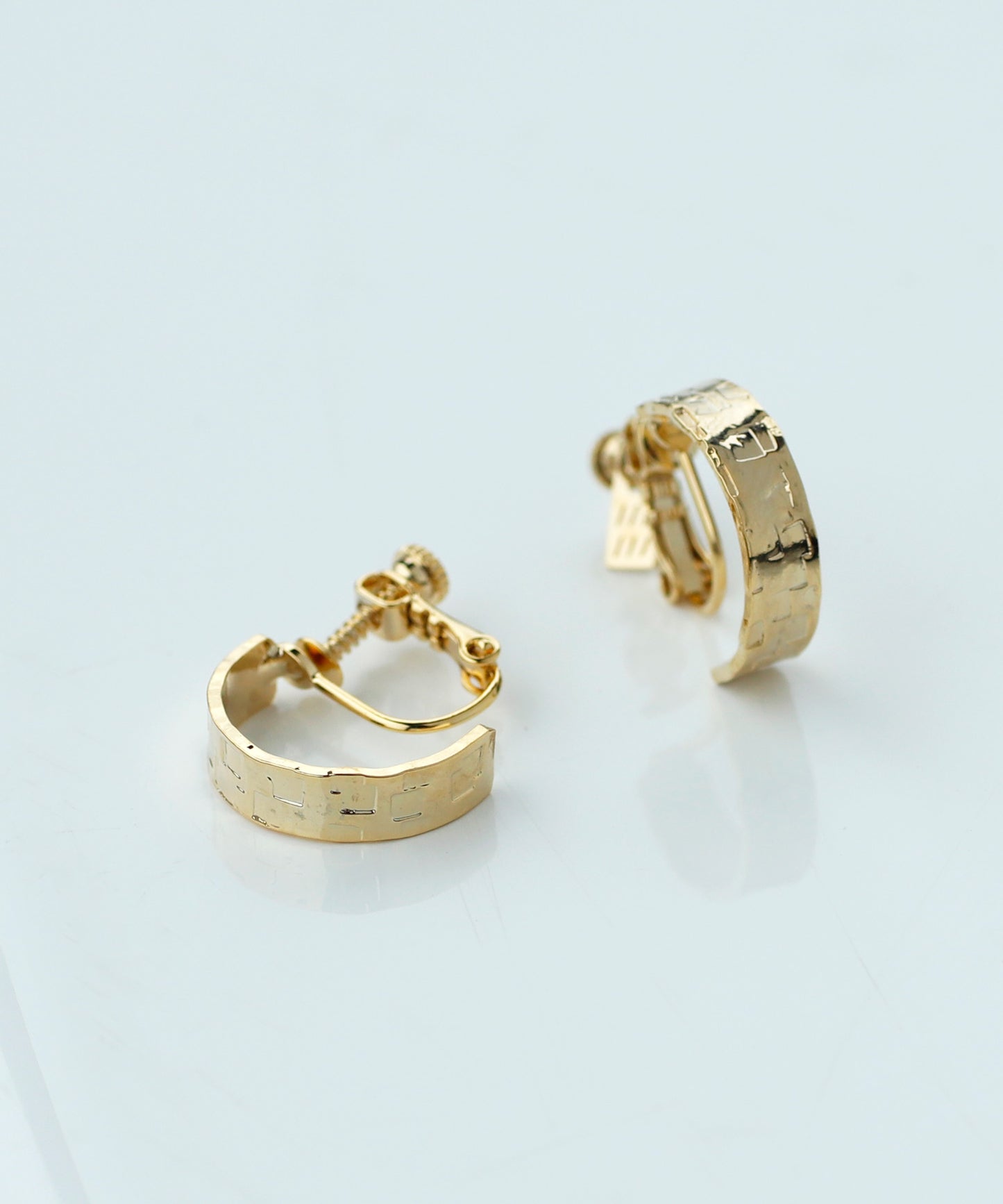 Embossed Hoop Clip On Earrings [S][Sheerchic]